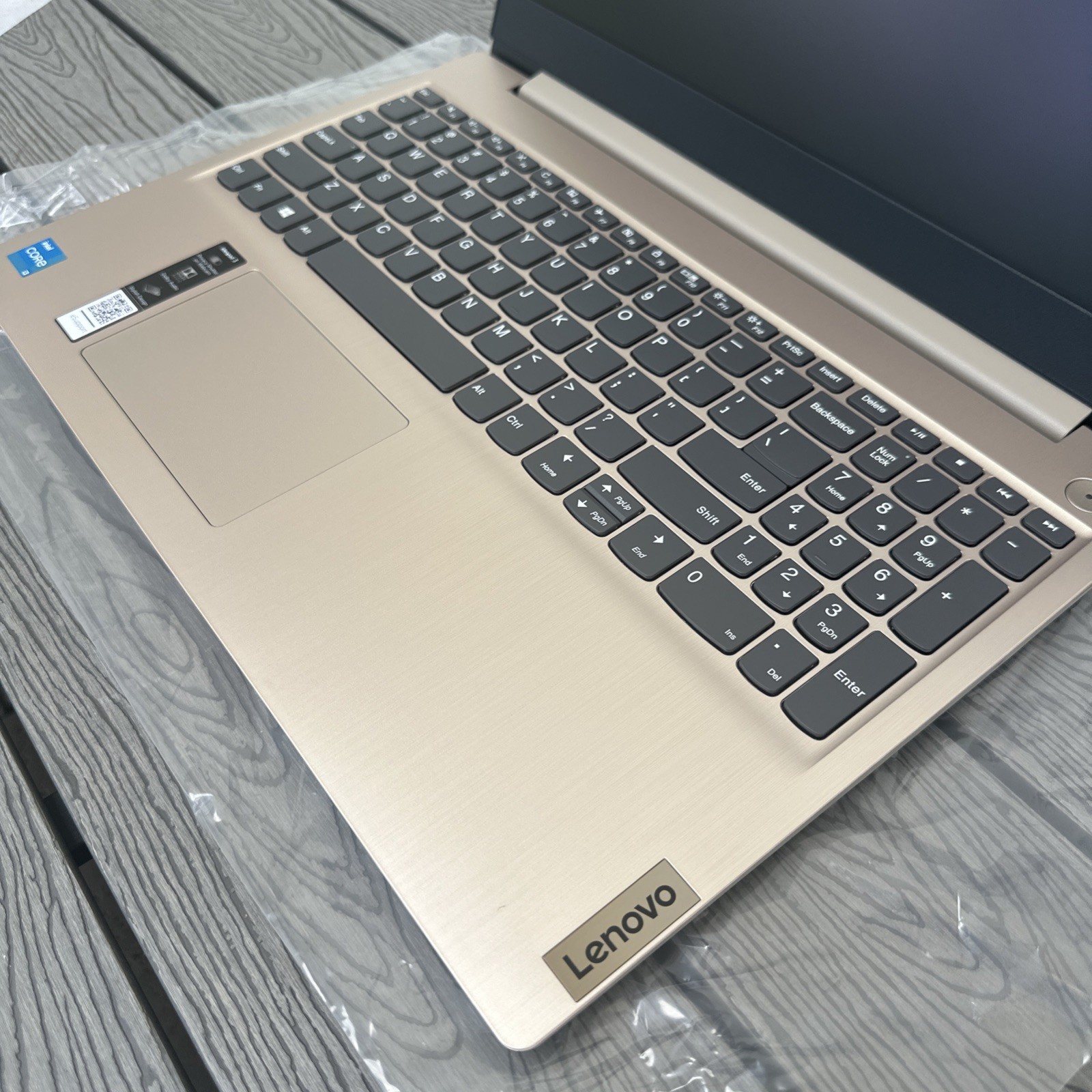 Lenovo IdeaPad 3 15.6″, 256GB SSD, Intel Core i3 11th 3.0 GHz, 8GB Ram, Laptop