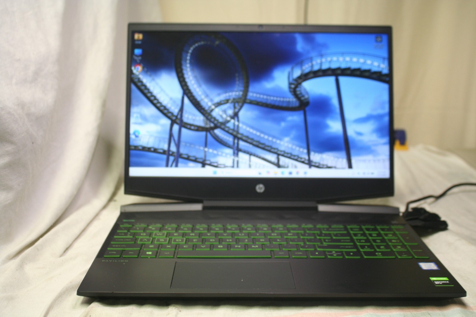 HP Pavilion 15-dk0xxx, Gaming i5-9300H 2.4GHz, 16GB, 1TB SSD, GeForce GTX 1050