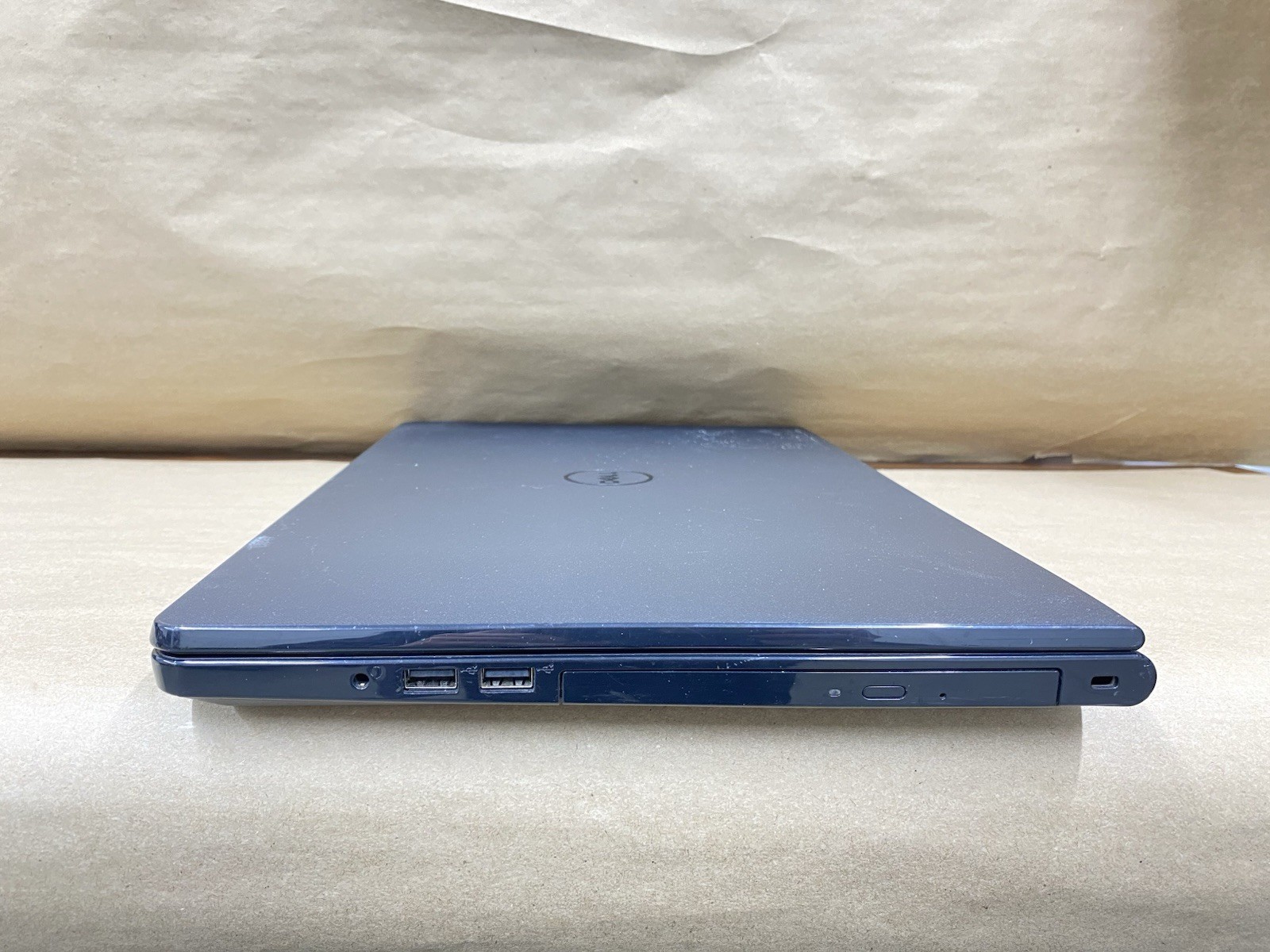 Dell Inspiron 5566 – 16″ 1366×768 – i3-7100U – 4GB – 128GB SSD – Win 10 Pro