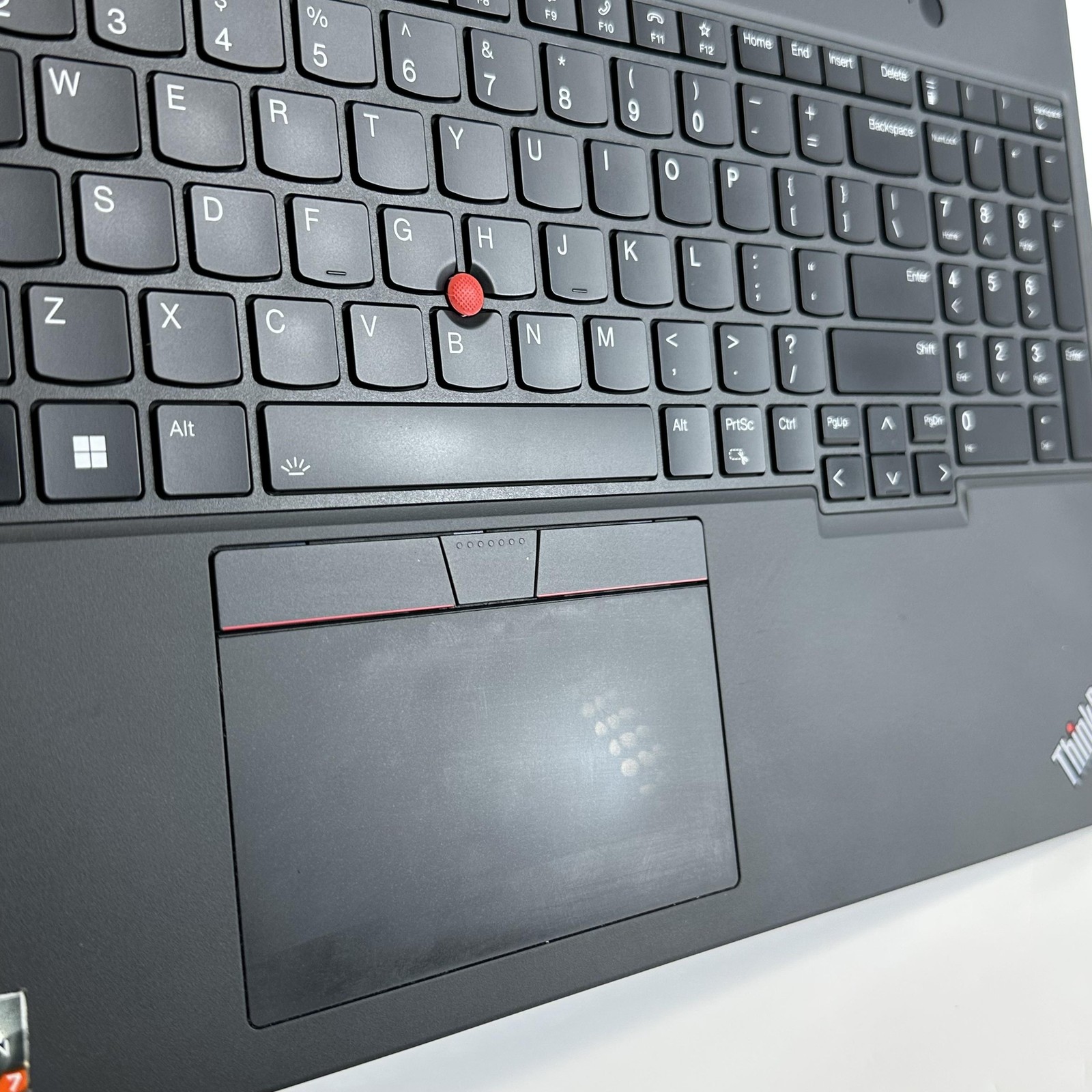 Lenovo ThinkPad T16 Gen 2 FHD+ TOUCH 3.3 GHz Ryzen 7 PRO 7840U 32GB 1TB SSD Good