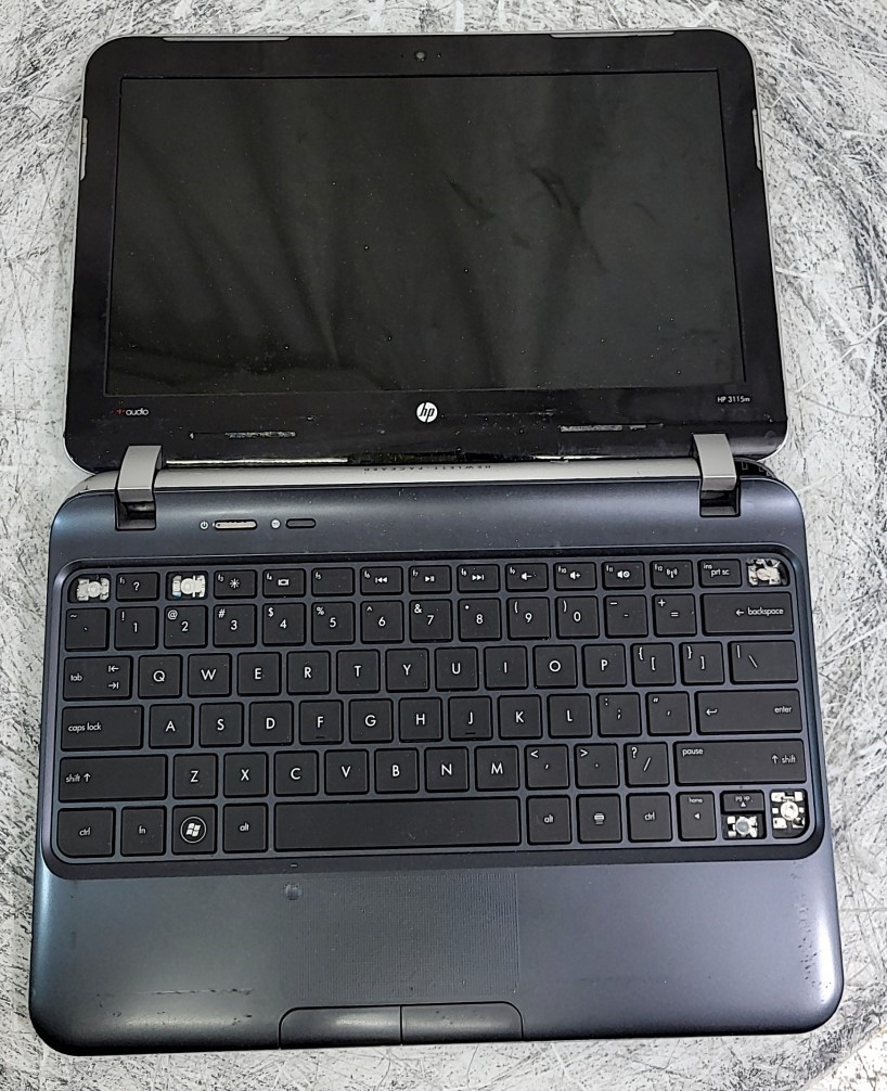 HP 3115M LJ527UT#ABA Laptop PC AMD E-300 APU 4GB 320GB SEE NOTES