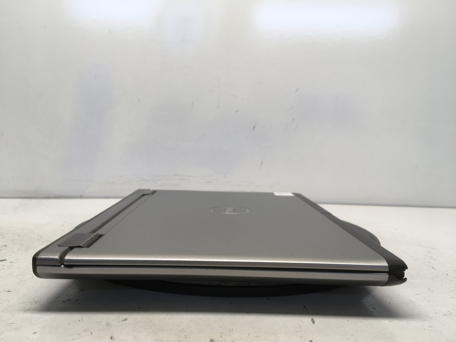 Dell Vostro V130 Intel i5-U470 1.33GHz 4 GB NO HDD No Batt