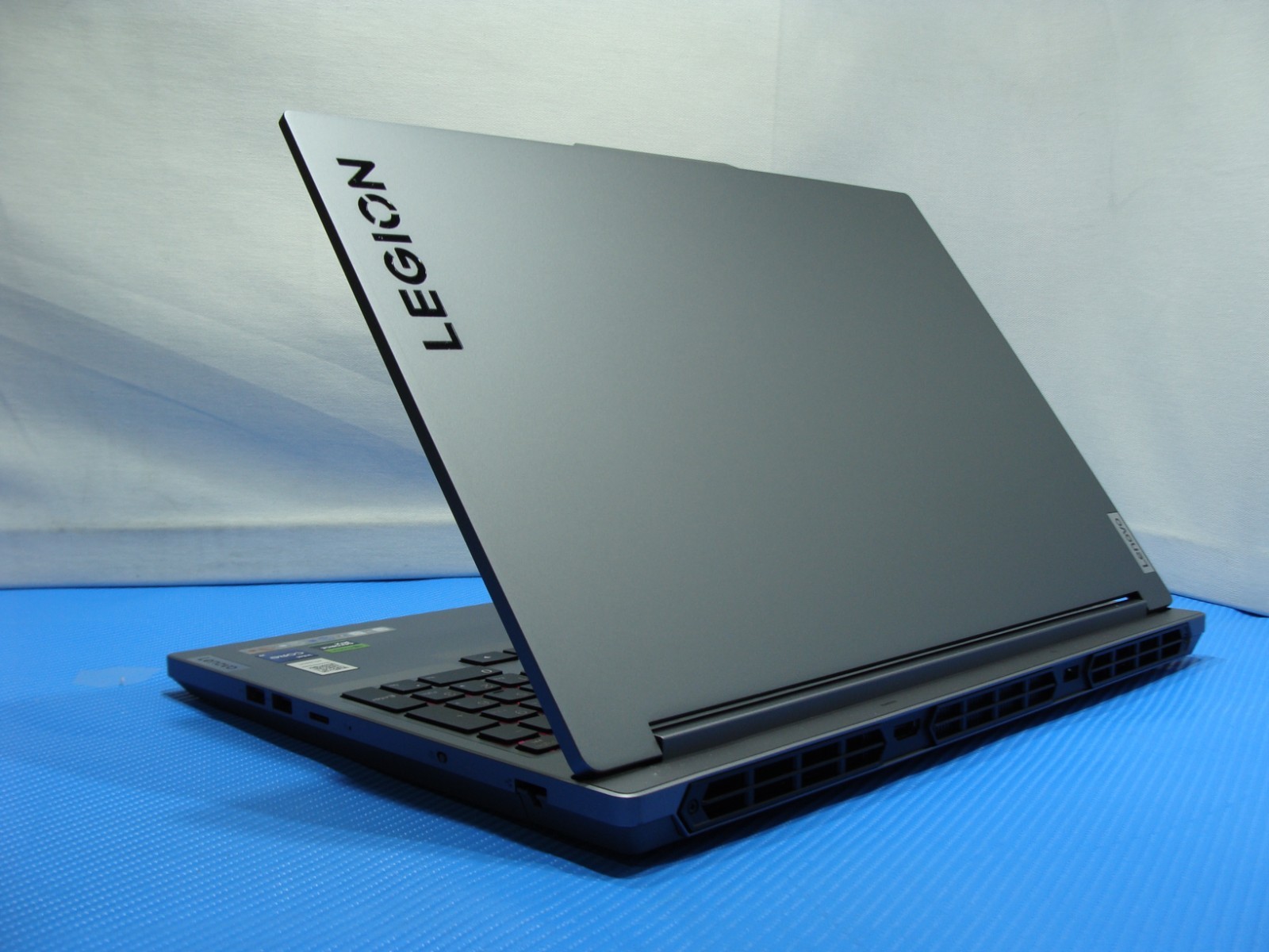 Lenovo Legion 5 16IRX9 16″ WQXGA 165hz i9-14900HX 2.2GHz 64GB 2TB RTX 4060 8GB