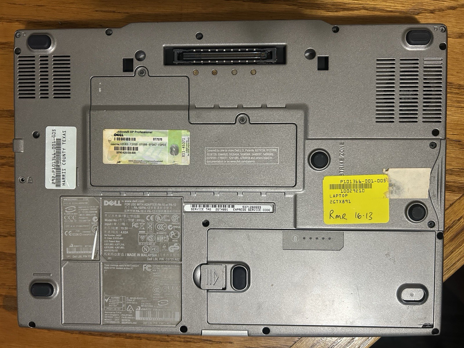 Dell Latitude D810 Pentium M 2.26 GHz 2 GB RAM 80 GB HD Windows 7 Home with AC