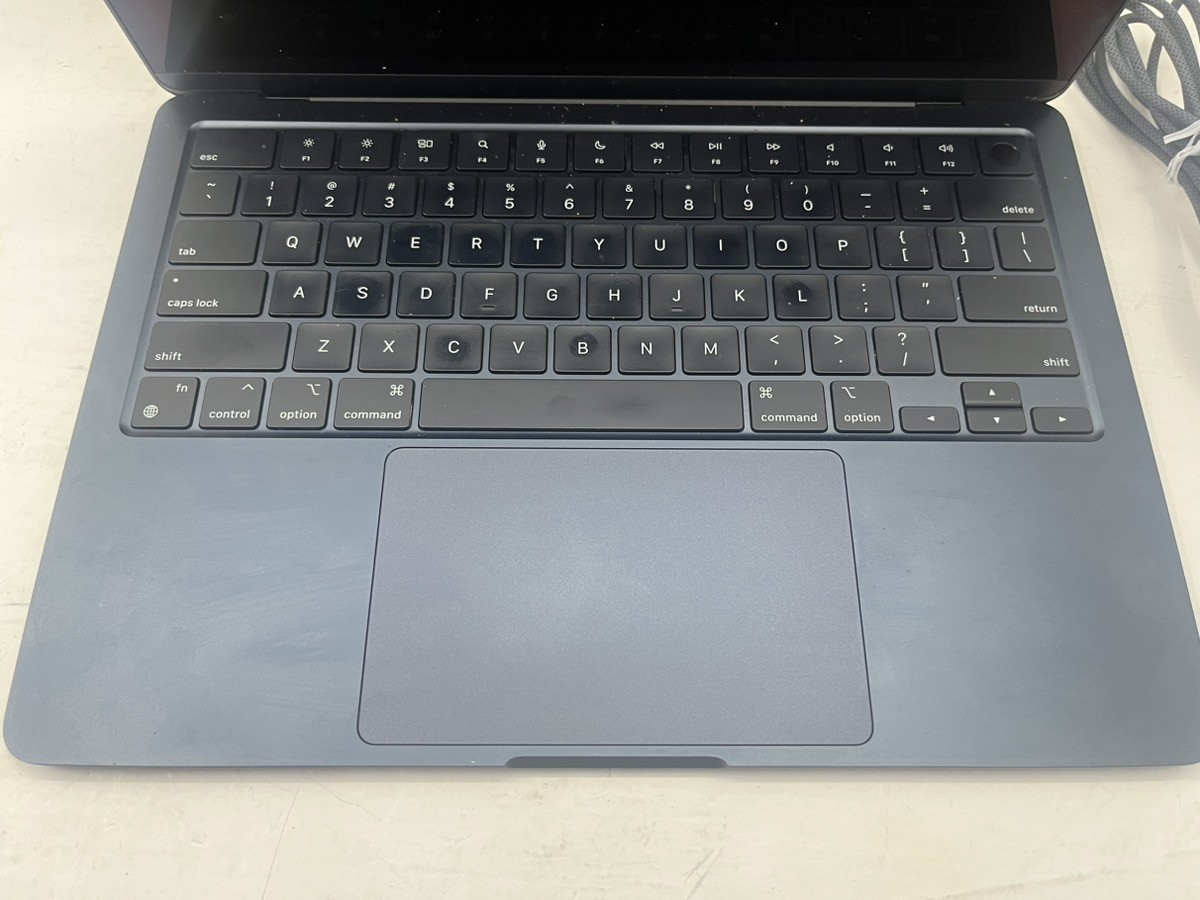 Apple A2681 Macbook Air 13.6″ M2 512GB SSD 8GB Ram Laptop Midnight Blue