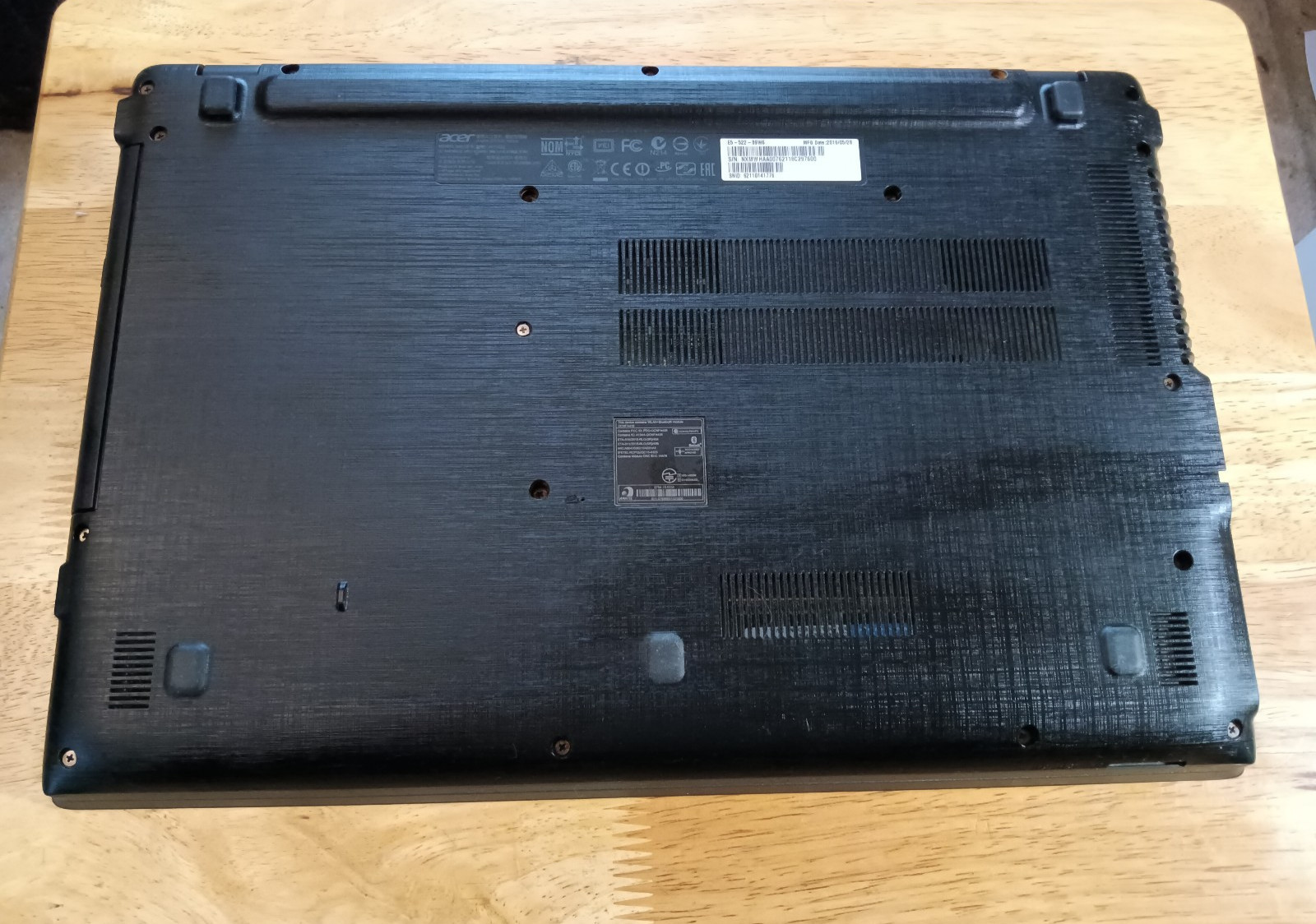 Acer E5-522-89W6/Amd A8-7410 2.20ghz/8gb/320gb/Windows 10 Home/Webcam/Hdmi/15.6