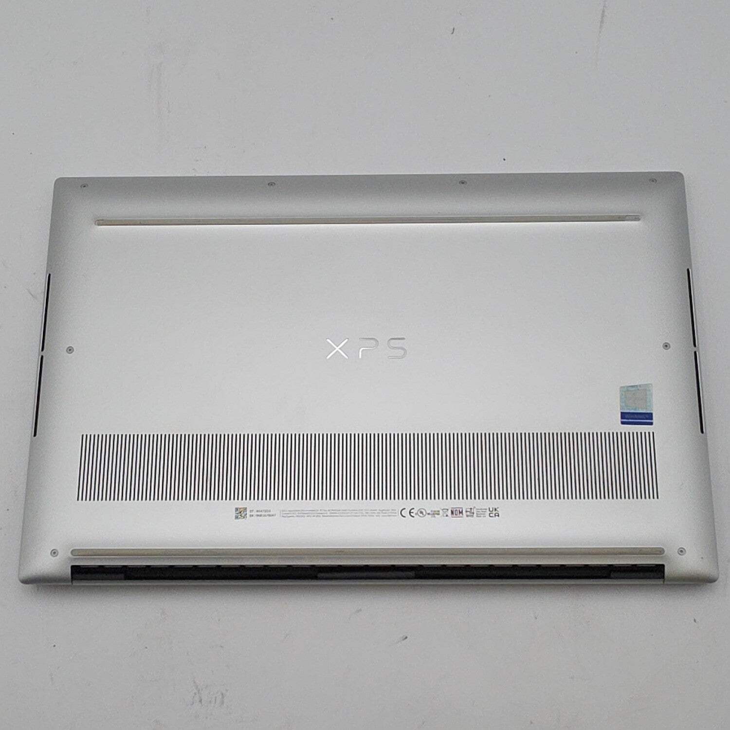 Dell XPS 15 9510 15.6″ i7-11800H 2.3GHz 16GB RAM 512GB SSD GeForce RTX 3050 Ti