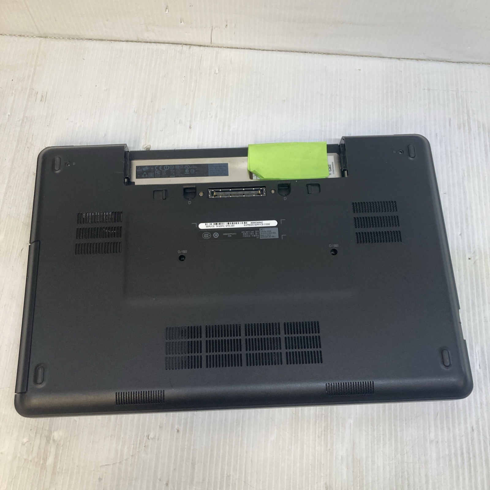 Dell Latitude E5540 Intel i5-4210U 1.7GHz 4 GB NO HDD Boot to BIOS no Battery