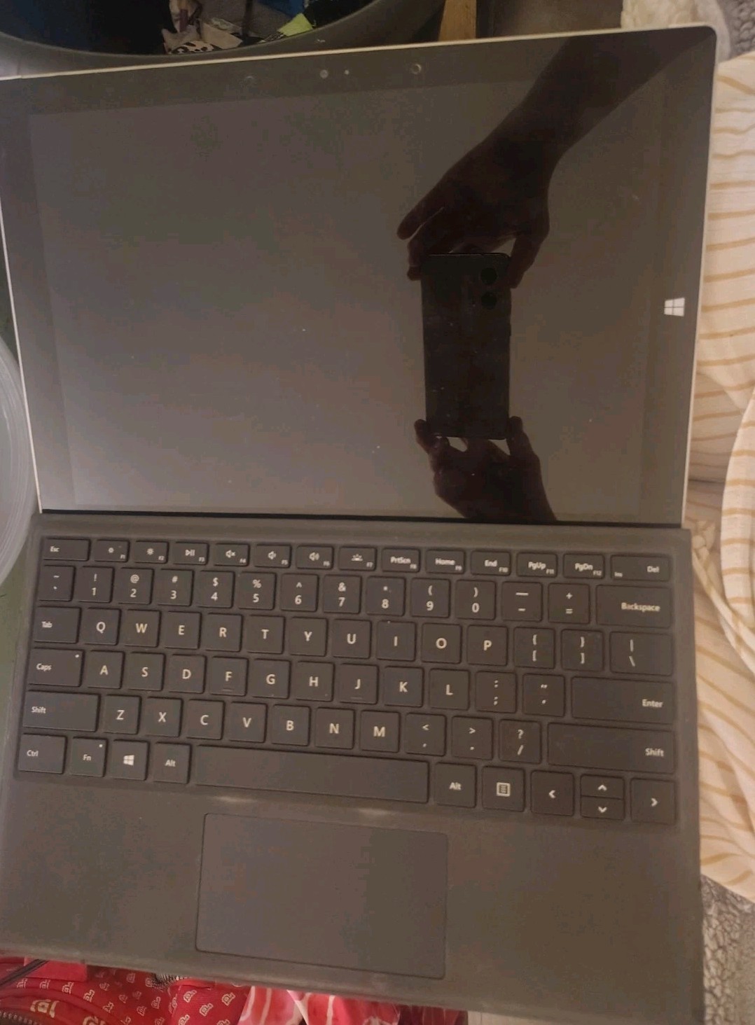 Microsoft Surface Pro 1796 i5-7300U 8GB RAM 256GB TOUCHSCREEN BACKLIT 2736×1824