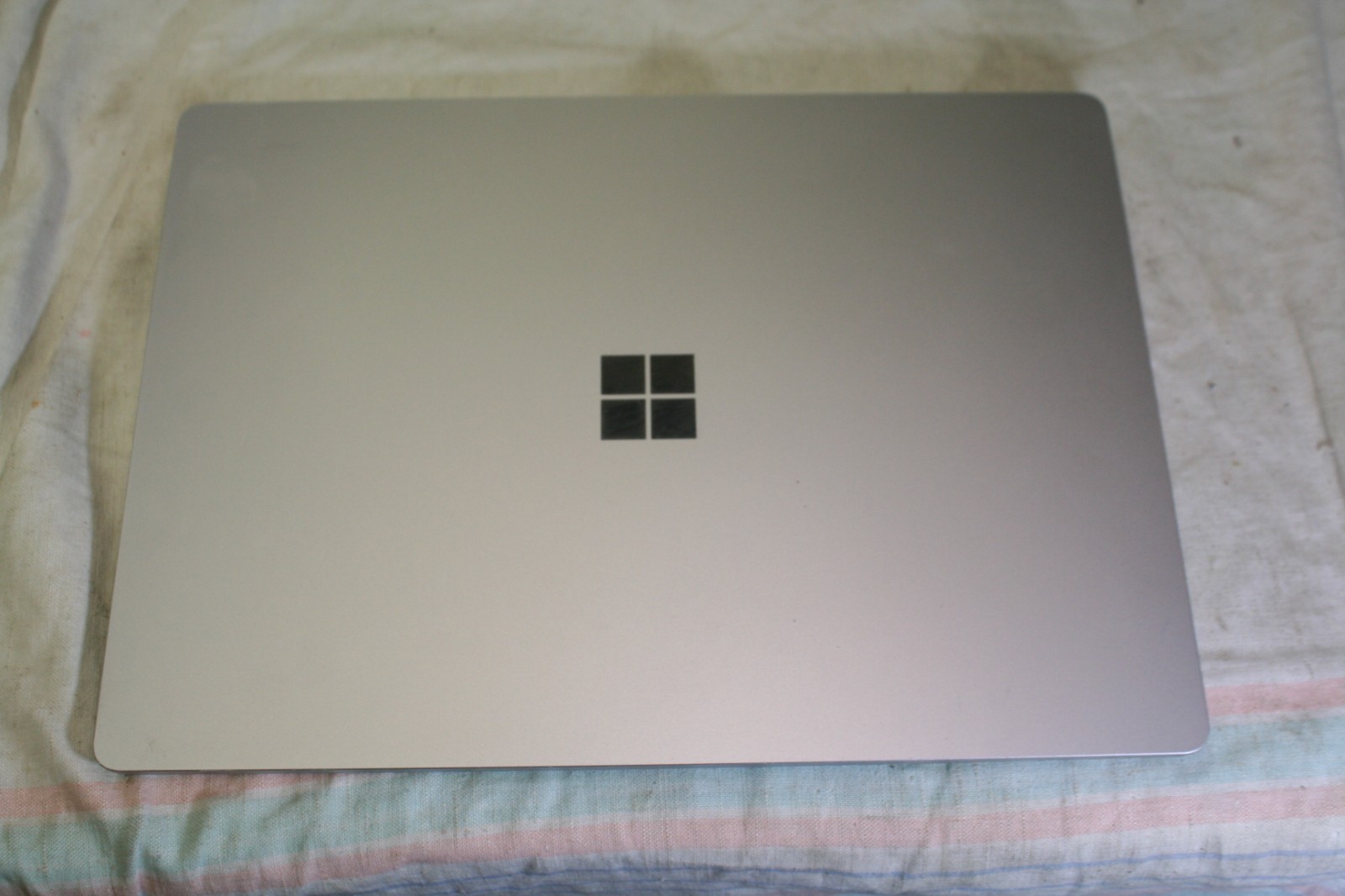 Microsoft Surface Laptop 4 13.5″ i5-1145G7,2.60GHz 8GB 256GB SSD Win 11 Pro 1951