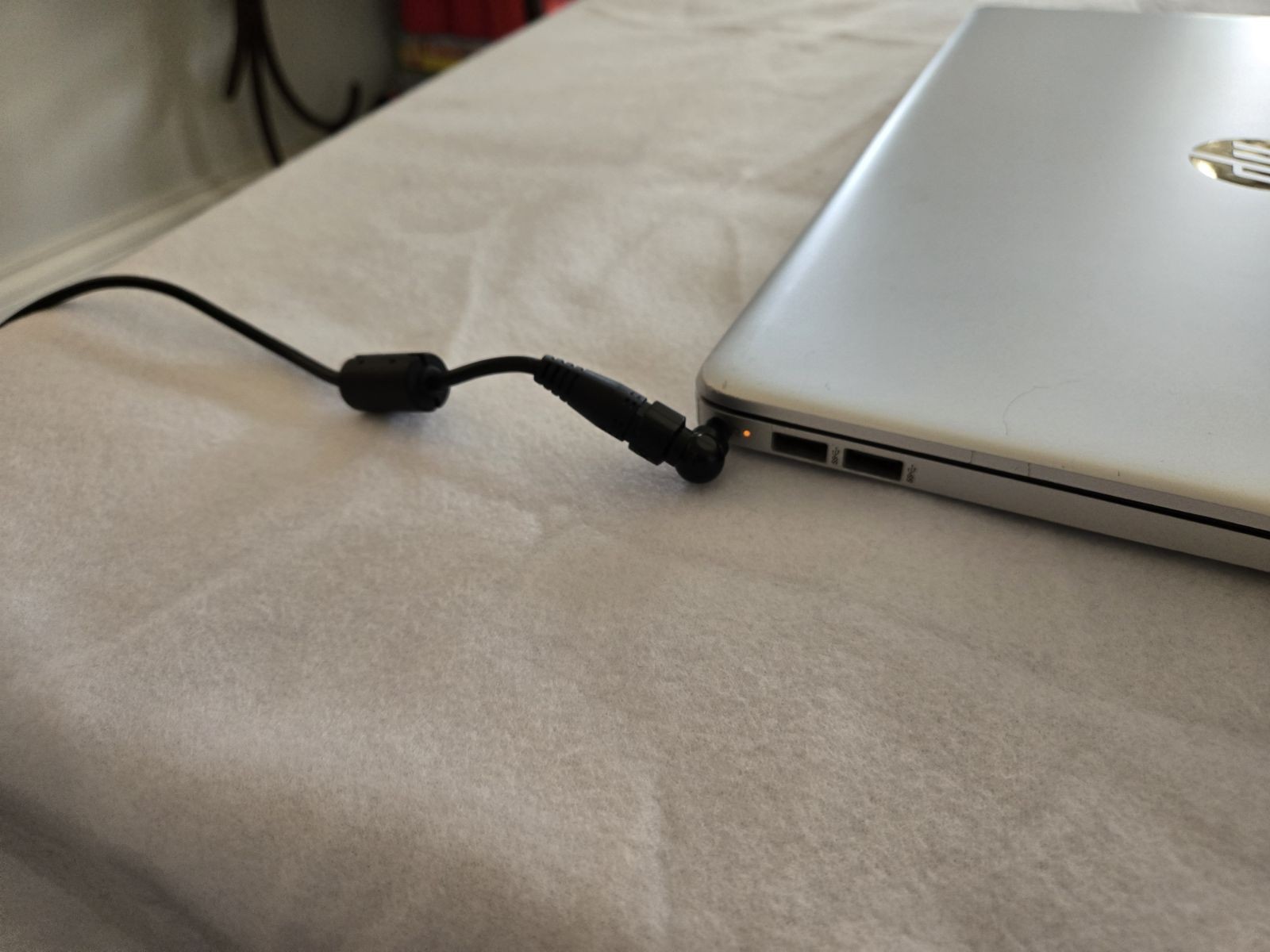 HP laptop/notebook, Webcam, Wifi, Windows 11, Touchscreen, Comes with charger