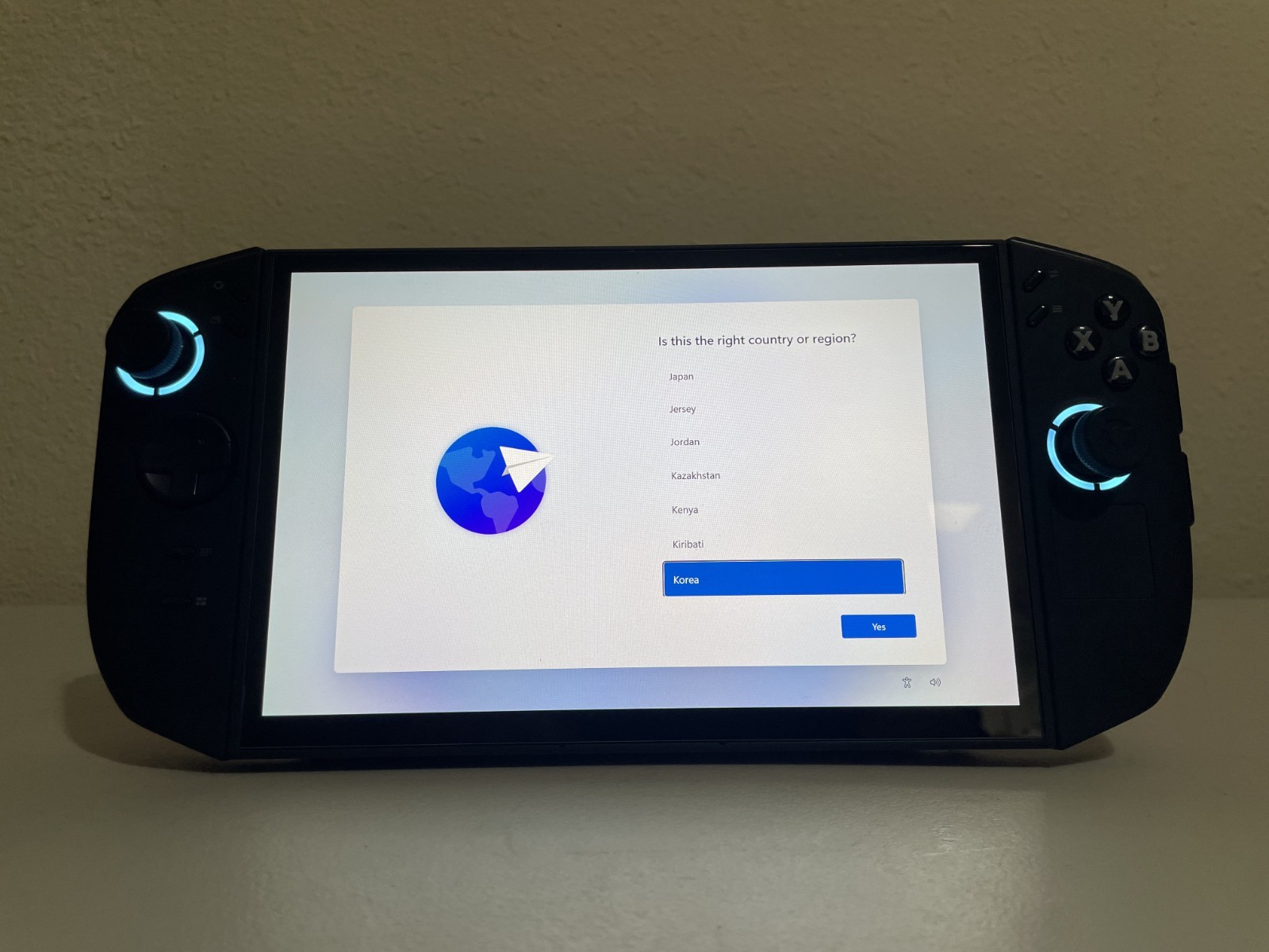 Lenovo Legion Go 2 OLED Ryzen Z2 Extreme 32GB (1TB SSD Model) – Gaming Handheld
