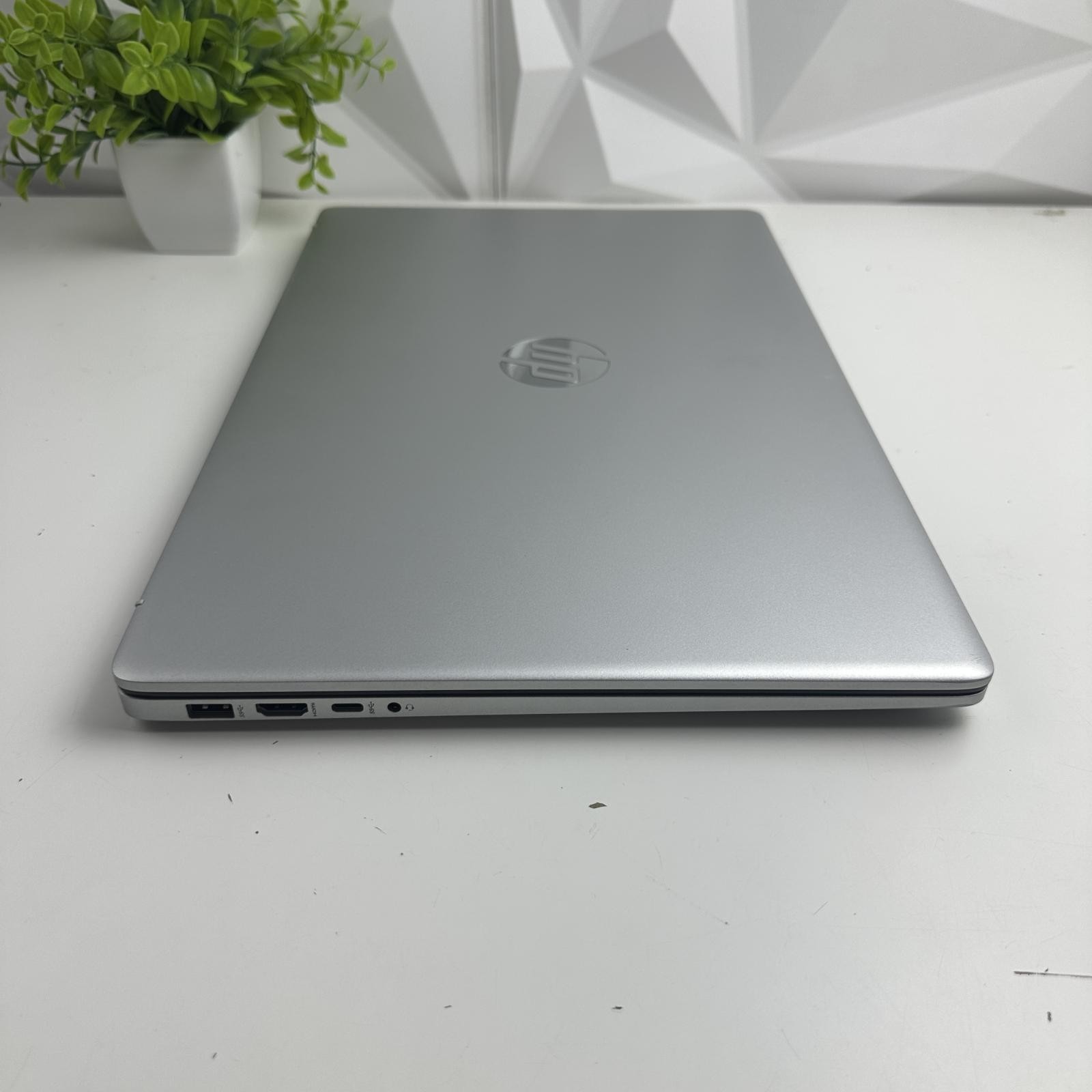 HP 17 Laptop, 17.3″ FHD, AMD Ryzen 5 7530U, 8GB, 512GB SSD, Silver