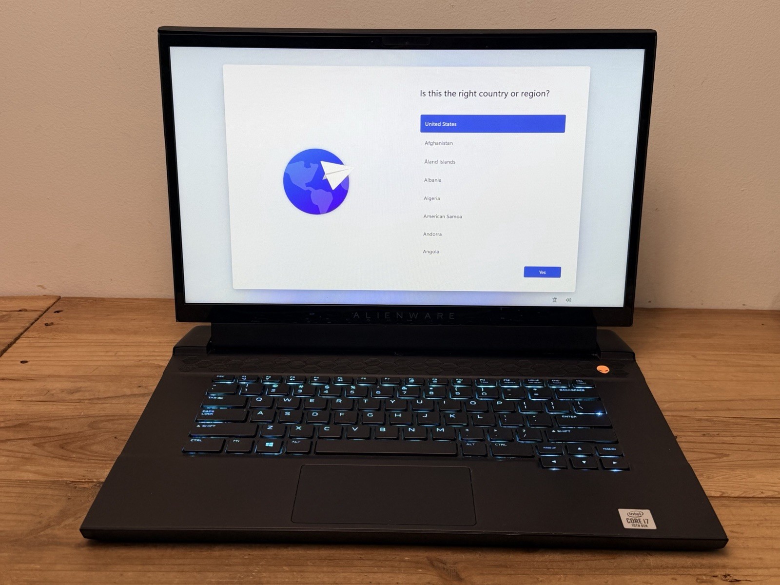 Alienware m15 R2 Gaming Laptop | i7-9750H | RTX 2070 Max-Q 8GB | 16GB RAM | Whit