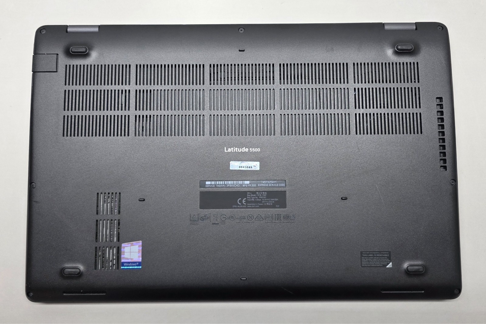 Dell Latitude 5500 15.6″ i7-8665U 1.90GHz 16GB RAM 256GB SSD Windows 11 Pro