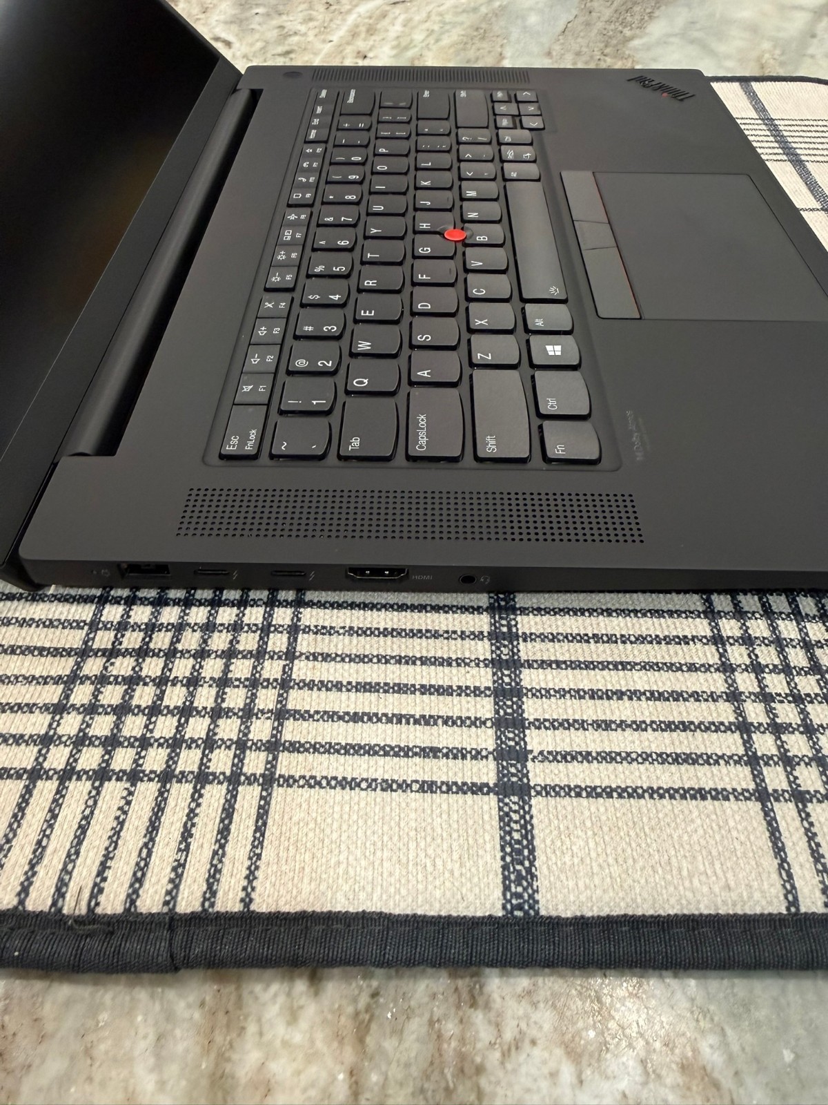 Lenovo Thinkpad P1 Gen 4i INTEL XEON W-11855M RTX A2000 1TB NVME 32GB 3200MHZ