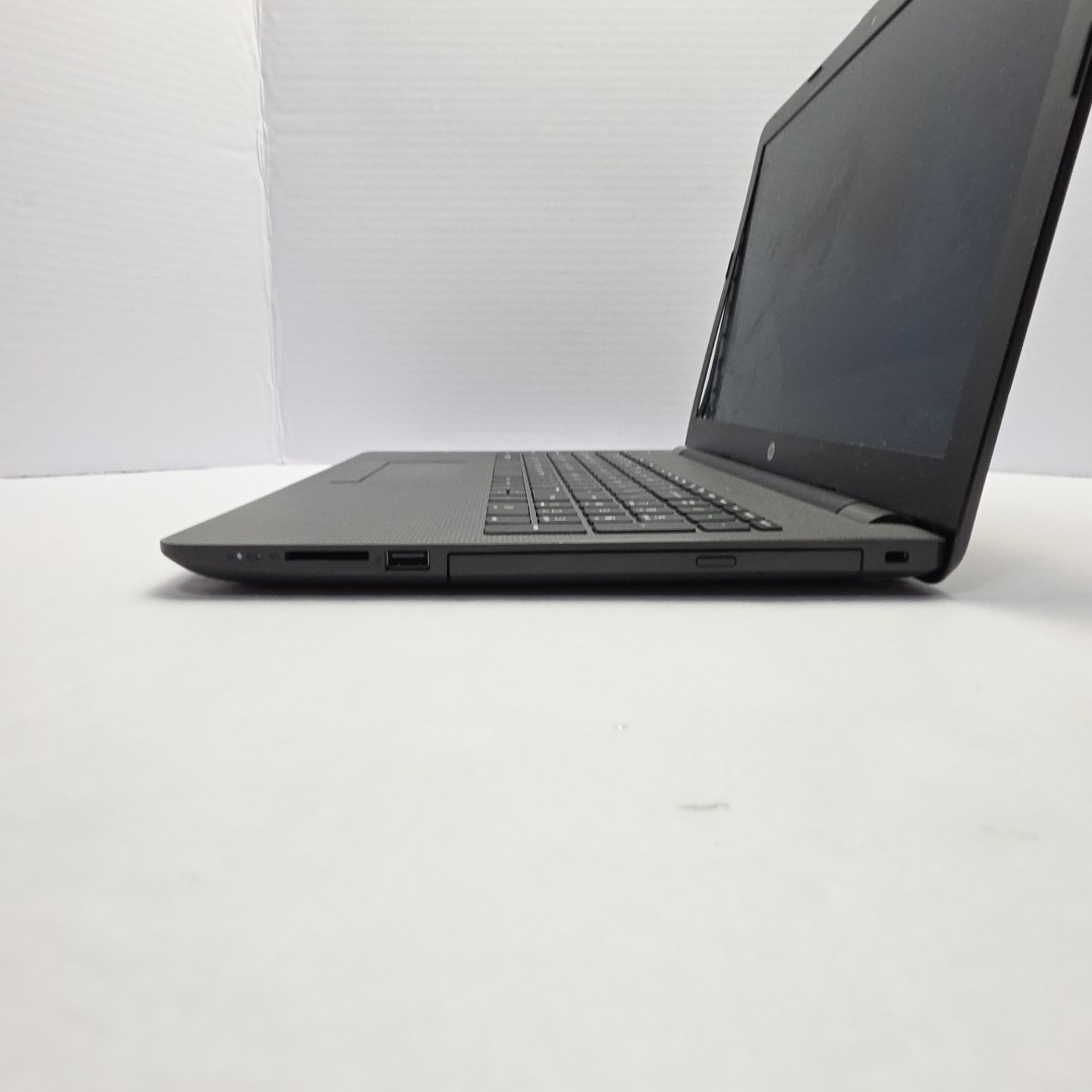 HP 255 G6-AMD A6-9220 RADEON R4, 5 COMPUTE CORES 2C+3G 2.50GH4GB Ram 500GB
