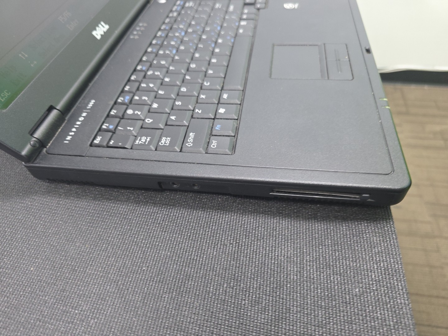 DELL INSPIRON 1000 – BOOTS TO BIOS – INTEL CELERON 2.2MHZ – 256MB RAM – READ -BB