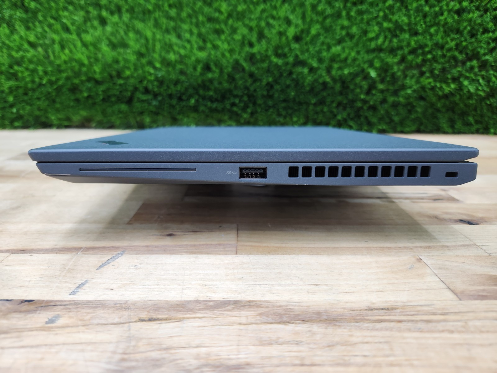 Lenovo ThinkPad X13 Gen 2 13.3″ FHD+ i7-1185G7 16GB 256GB SSD Windows 11 Pro ~