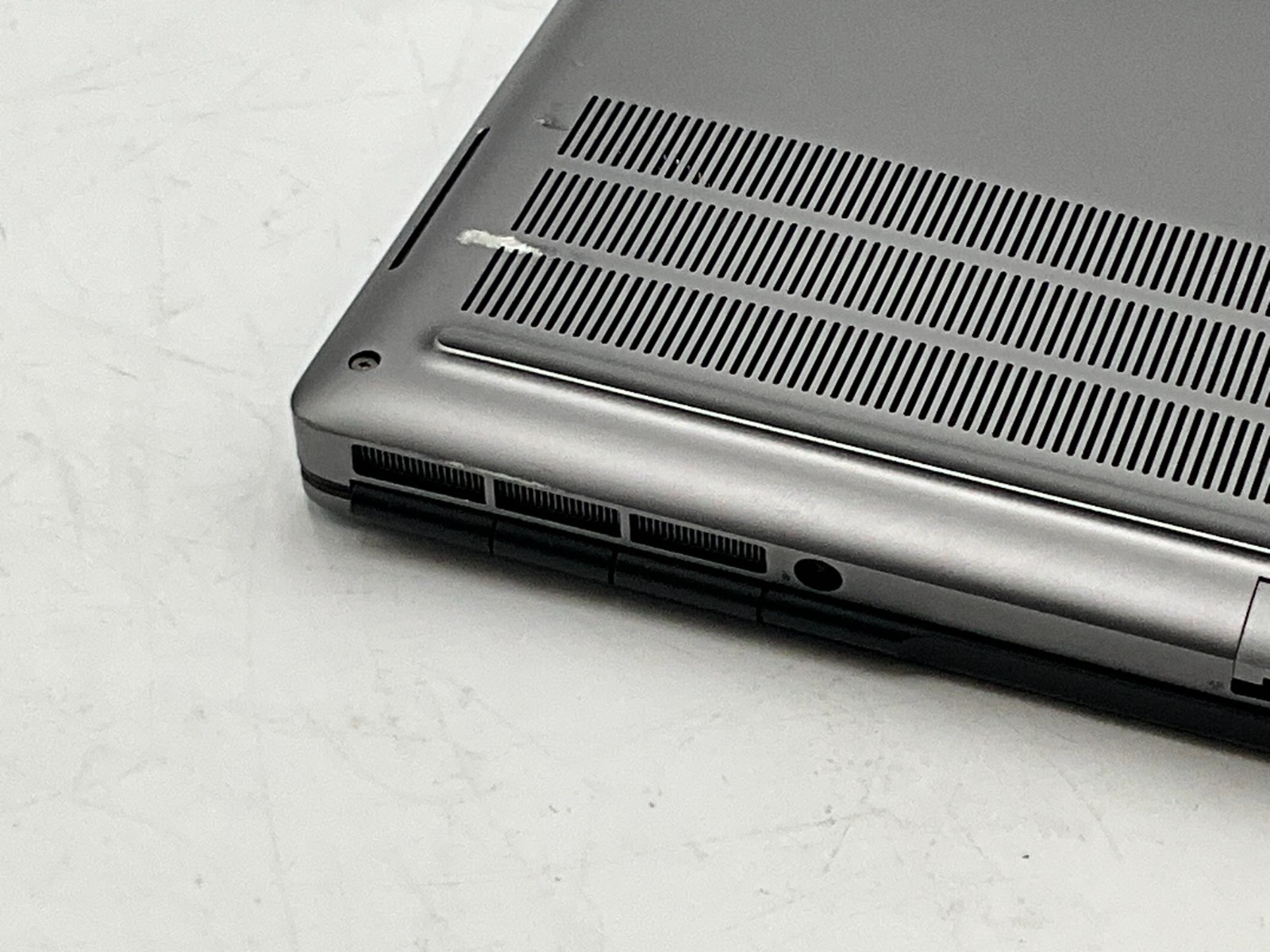 DELL Precision 7560 i7-11850H 2.50g 32GB 1tb T1200 15.6″ WIN11 Laptop ^49RK7M3