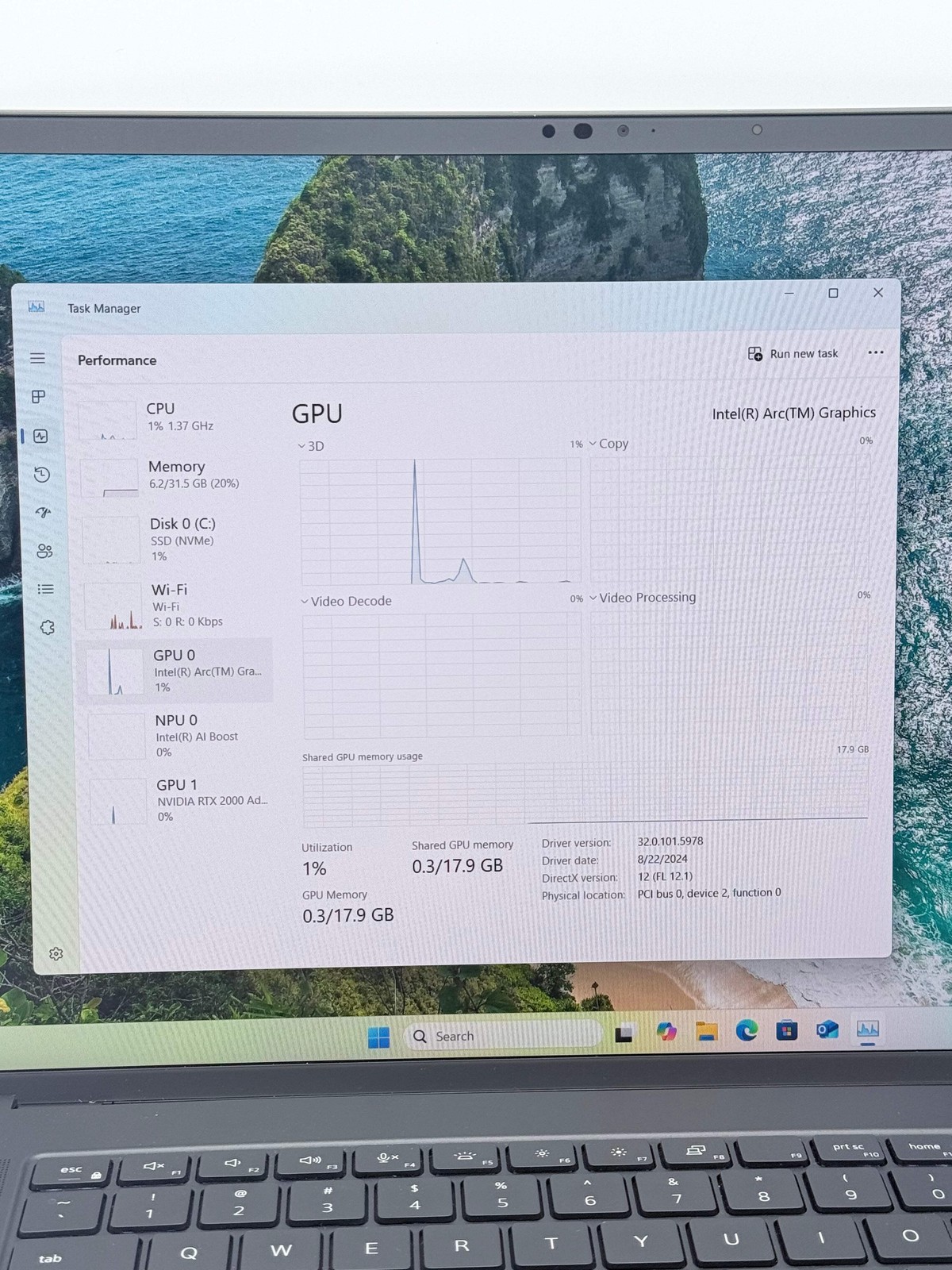 Dell Precision 5690 16″ Core Ultra 7 165H vPro 32GB RAM 1TB RTX 2000 Ada Gray