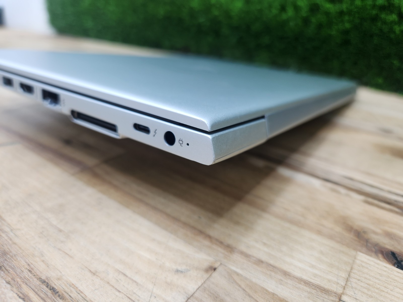 HP EliteBook 830 G5 13″ FHD Touchscreen i7-8550U 1.80GHz 16GB 256GB SSD Win 11 ~
