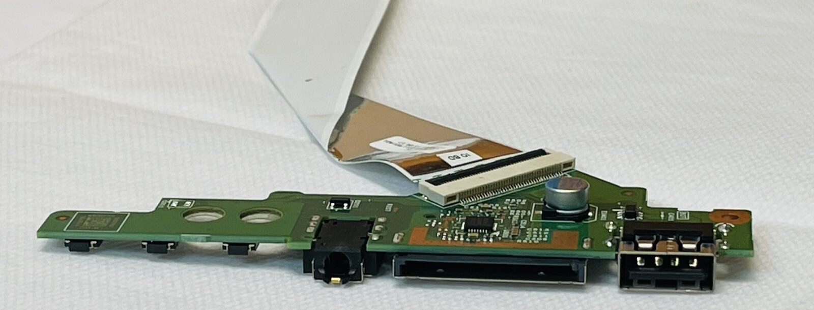 Lenovo Edge 2-1580 15.6” Card Reader/USB/Audio Board W/ Cable 450.06703.0011