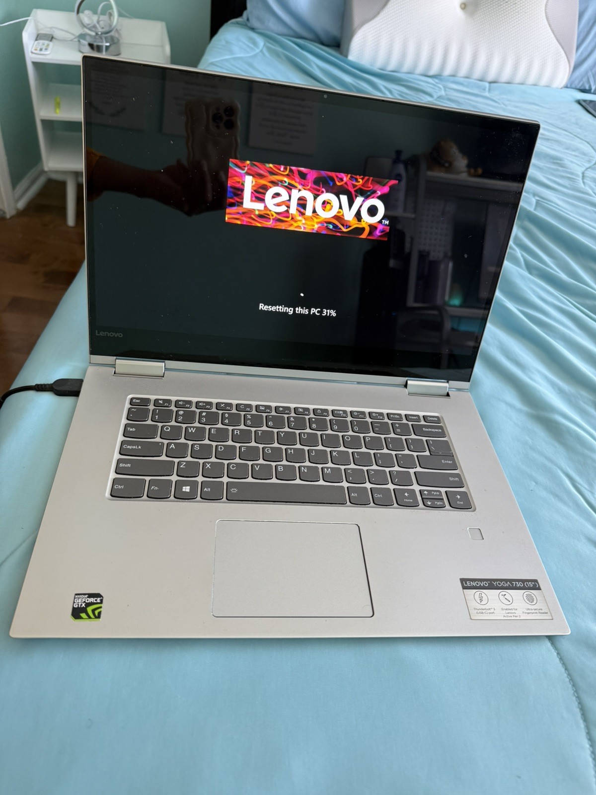 Lenovo Yoga 730 15.6” i7 Laptop – Cracked Screen – Works Great – Read