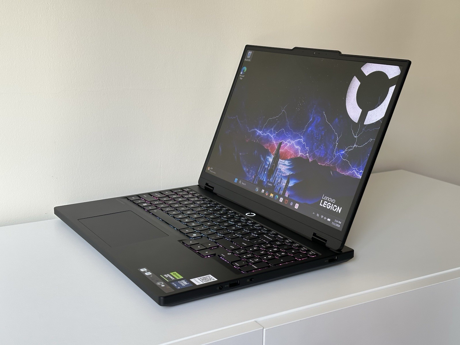 Lenovo Legion 5 15IAX10 OLED QHD+ Ultra 9 275HX RTX 5070 32GB 1TB Open Box WTY