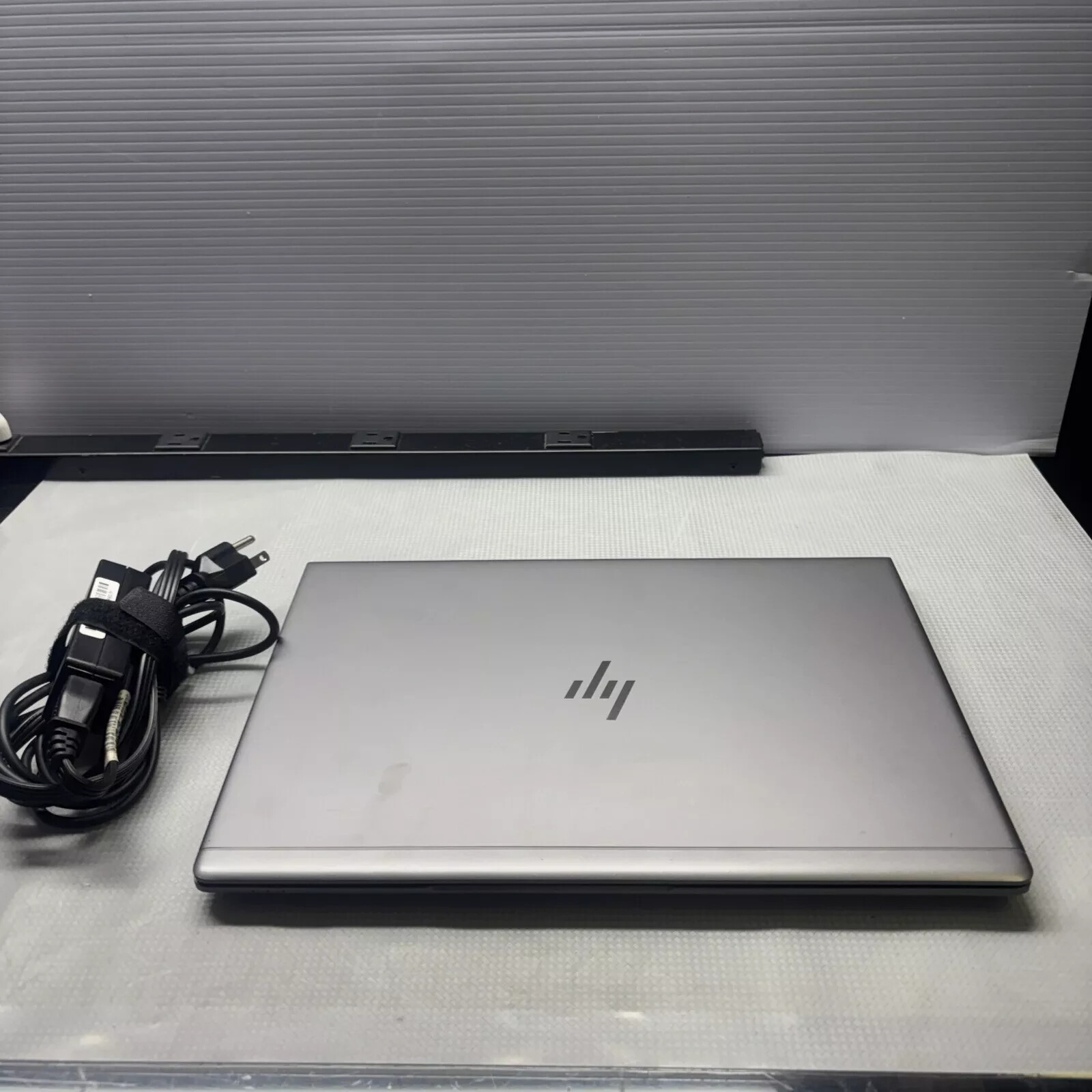HP ZBook 14u G6 14″ FHD i7-8565U 32GB 512GB NVMe AMD WX3200 Win11 Office 2021