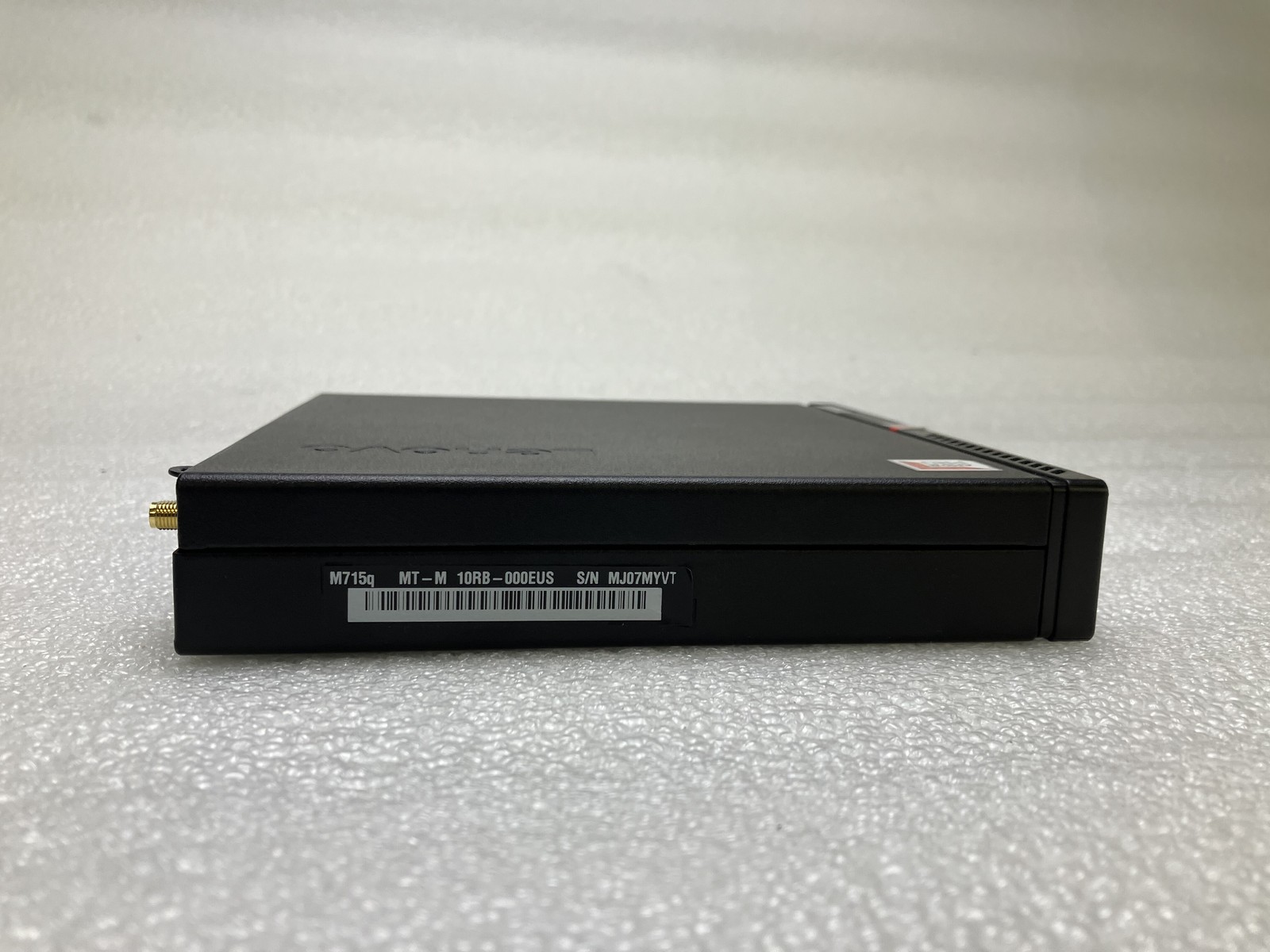 Lenovo 10RB000EUS PRO A6-8570E R5 0GHz 4GB RAM NO HDD AMD NO OS Good