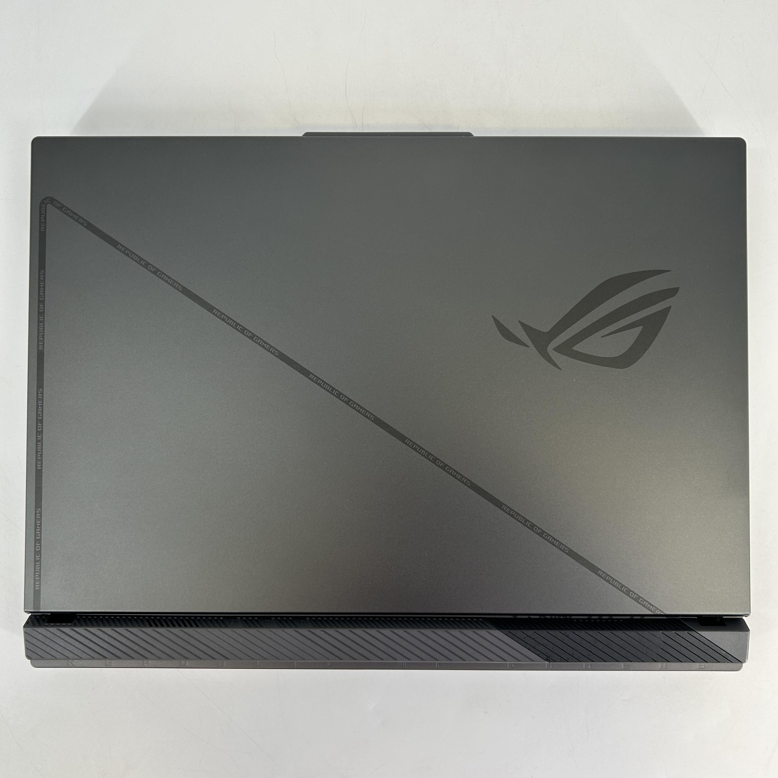 Asus ROG Strix G16 G614 16 165Hz FHD+ 2.6 GHz i7-13650HX 16GB 512GB SSD RTX 4060