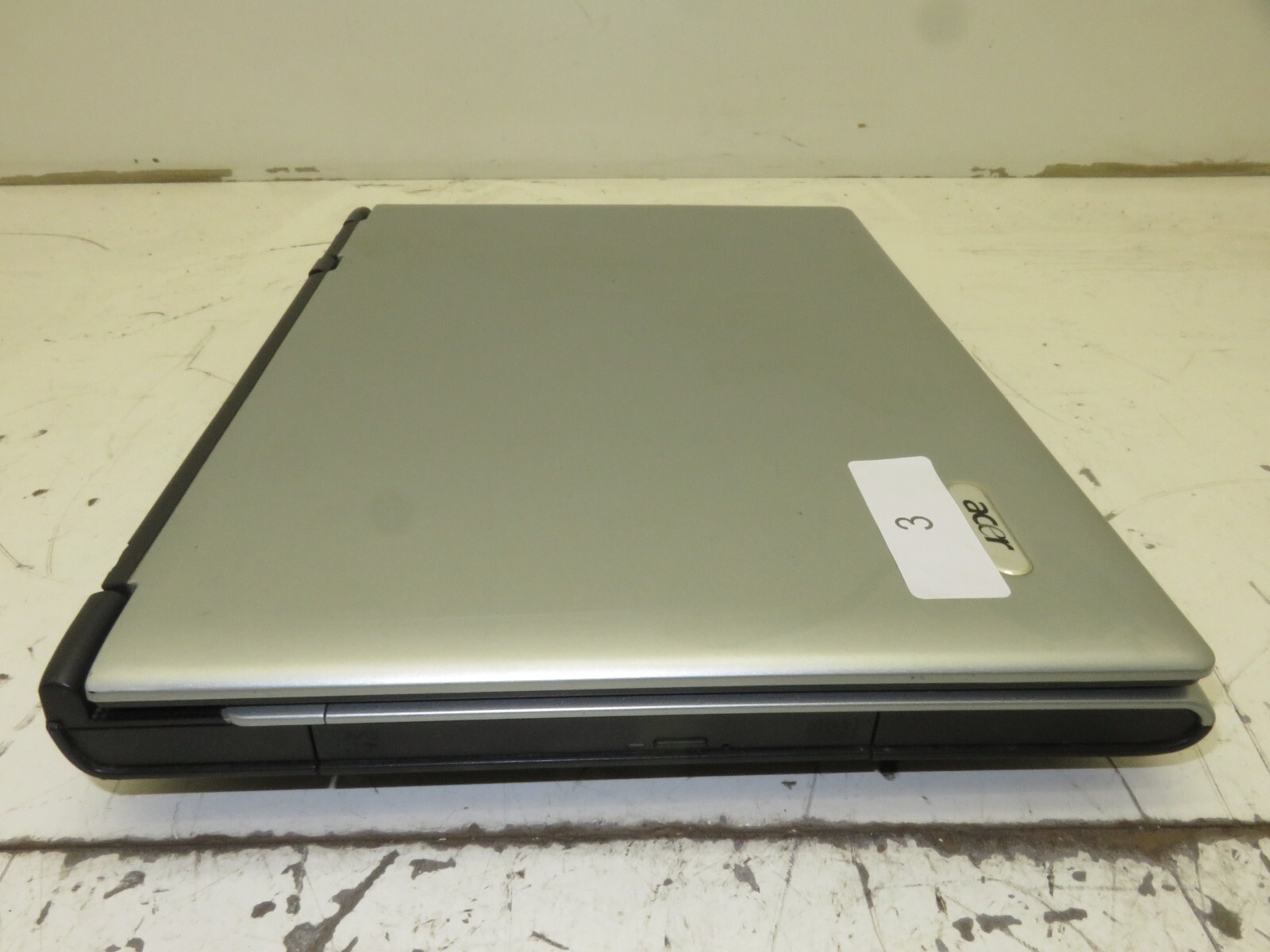Acer Aspire 3000 ZL5 Laptop AMD Sempron 1.25GB. Ram No HDD – Screen Damage