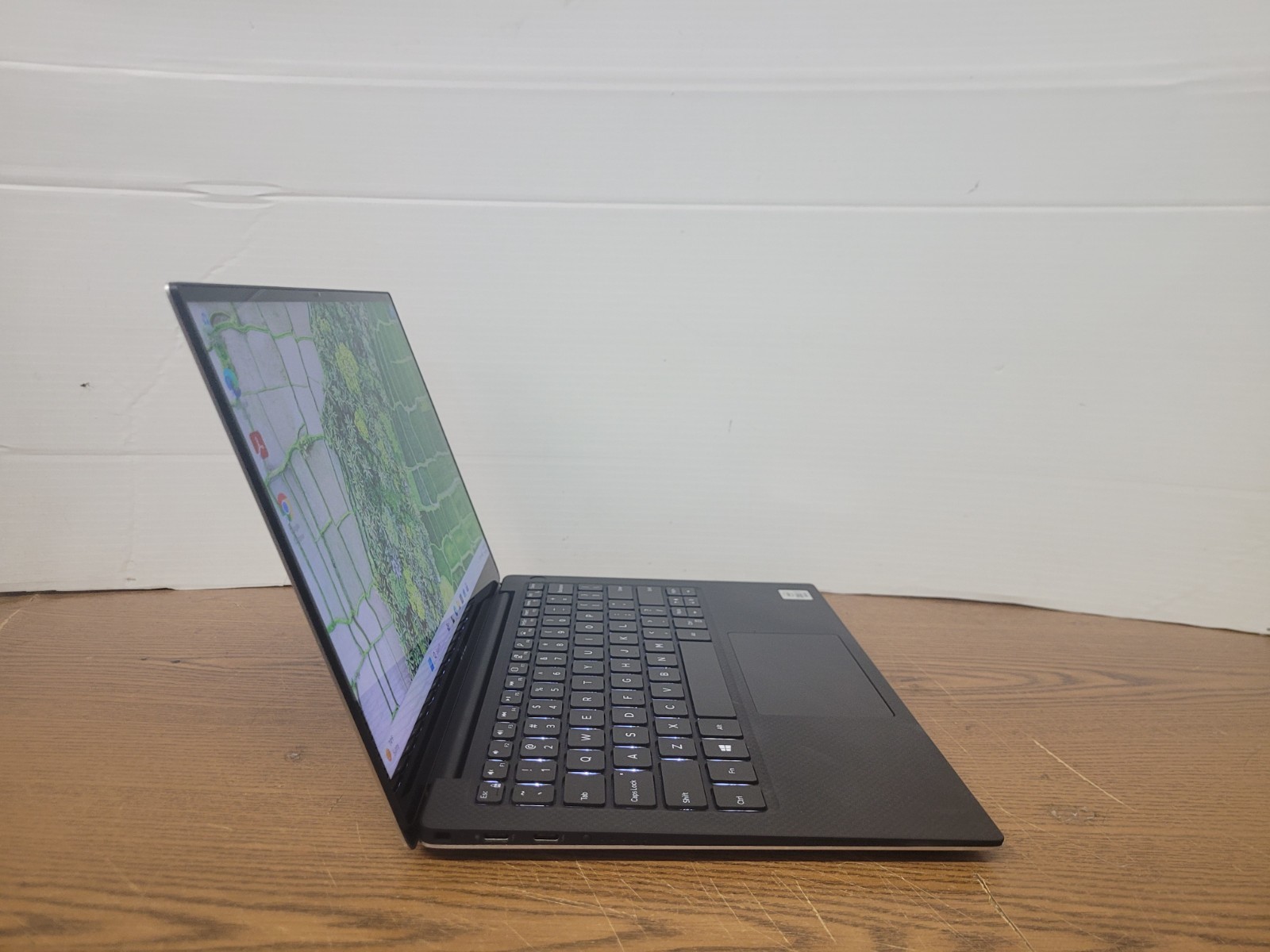Dell XPS 13 7390 13″ i7-10710u 16GB 512GB – Good