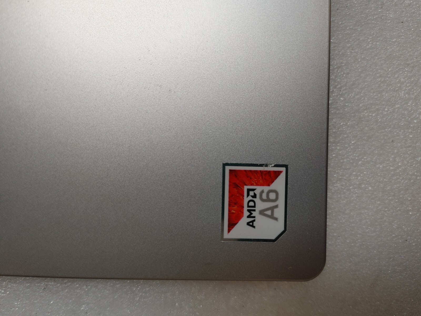 Lenovo IdeaPad Slim 1-14AST-05 1 AMD A6-9220e, 1.6GHz 4GB 64GBSSD ,NO OS ,