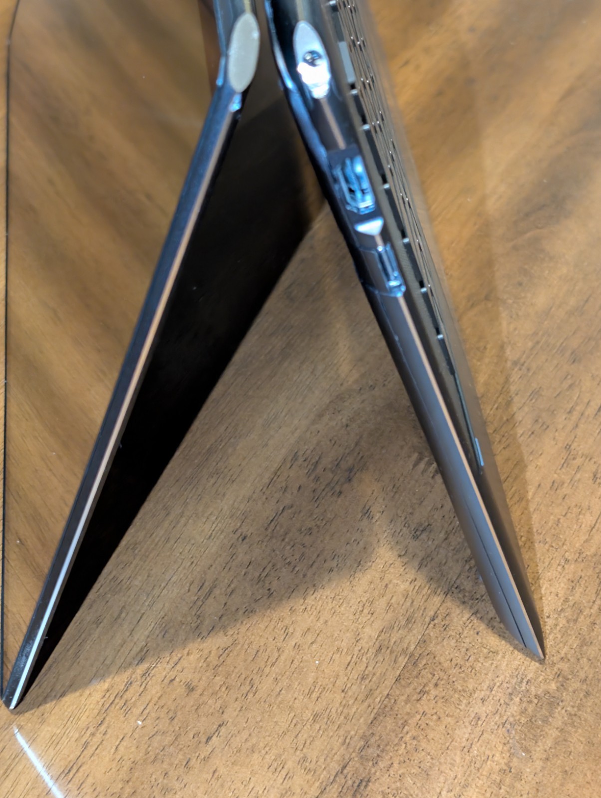 HP Spectre X360 2in1 16-f0023dx 512GB, 11390H 3.40GHz, 16GB, RTX 3050 OLED Linux
