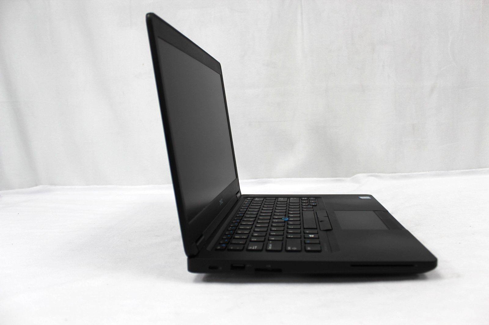 Dell Latitude 5490 Laptop i7‑8650U 8GB 256GB SSD NVIDIA MX130 Win11 Pro