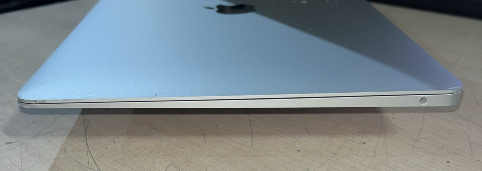 APPLE MACBOOK AIR 13″ SCISSOR, 2020 CORE I3-1000NG4 1.1GHZ 8GB RAM 256SSD
