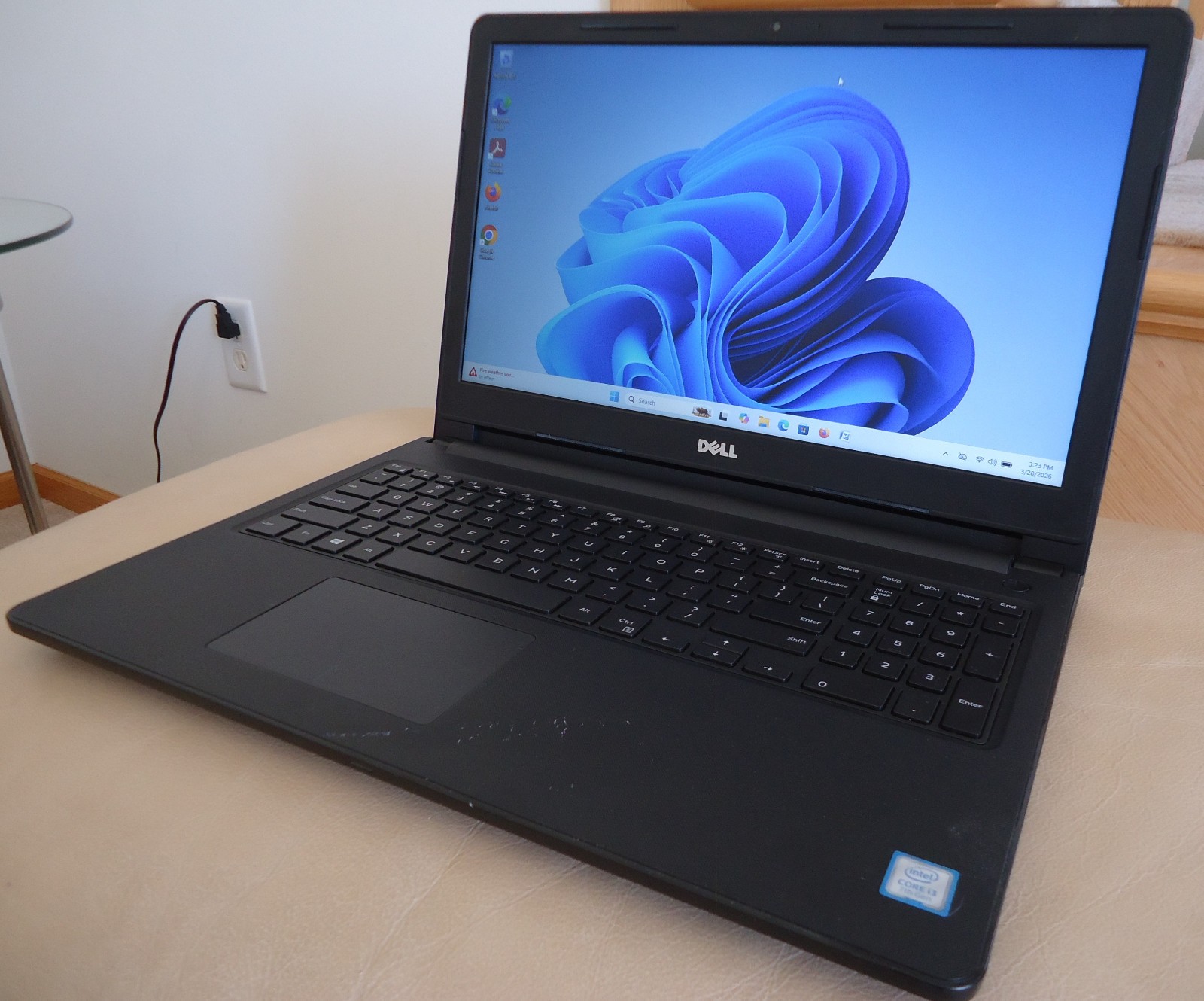 Inspiron 15-3567 i3-7020U 2.70GHz 8GB RAM 128GB SSD Windows 11 MS Office