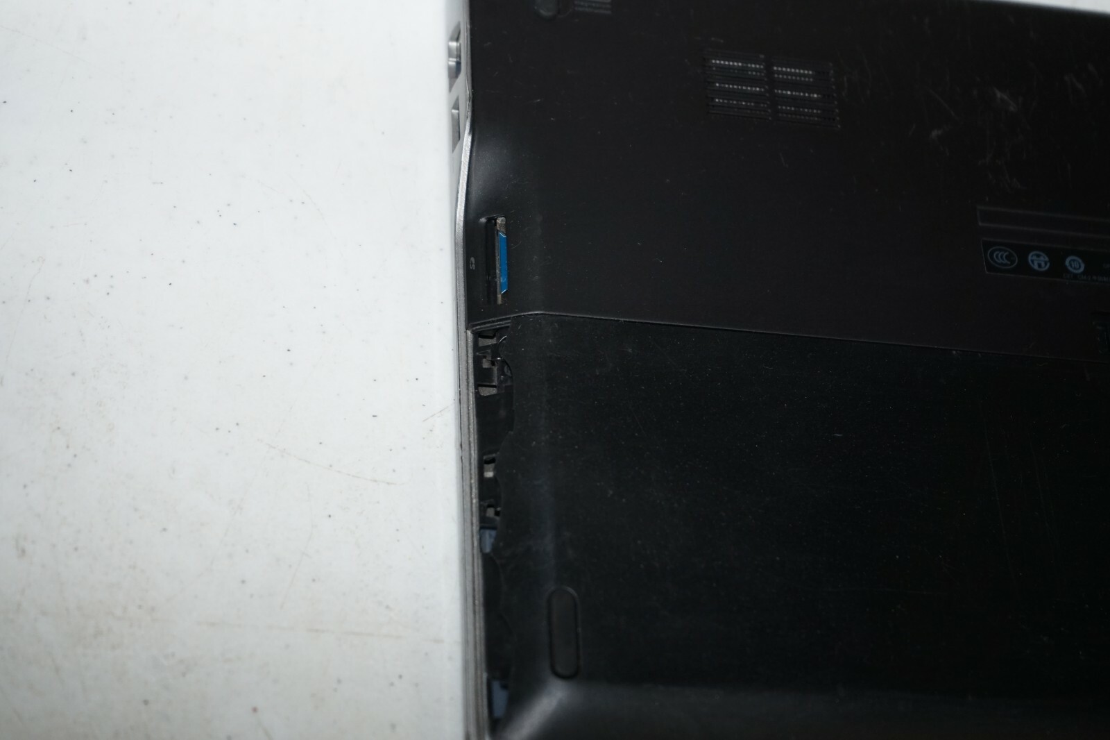 ^ Dell Latitude 6430U 14″ Intel i5-3427U 1.80GHz No Ram No HD “READ” #C117