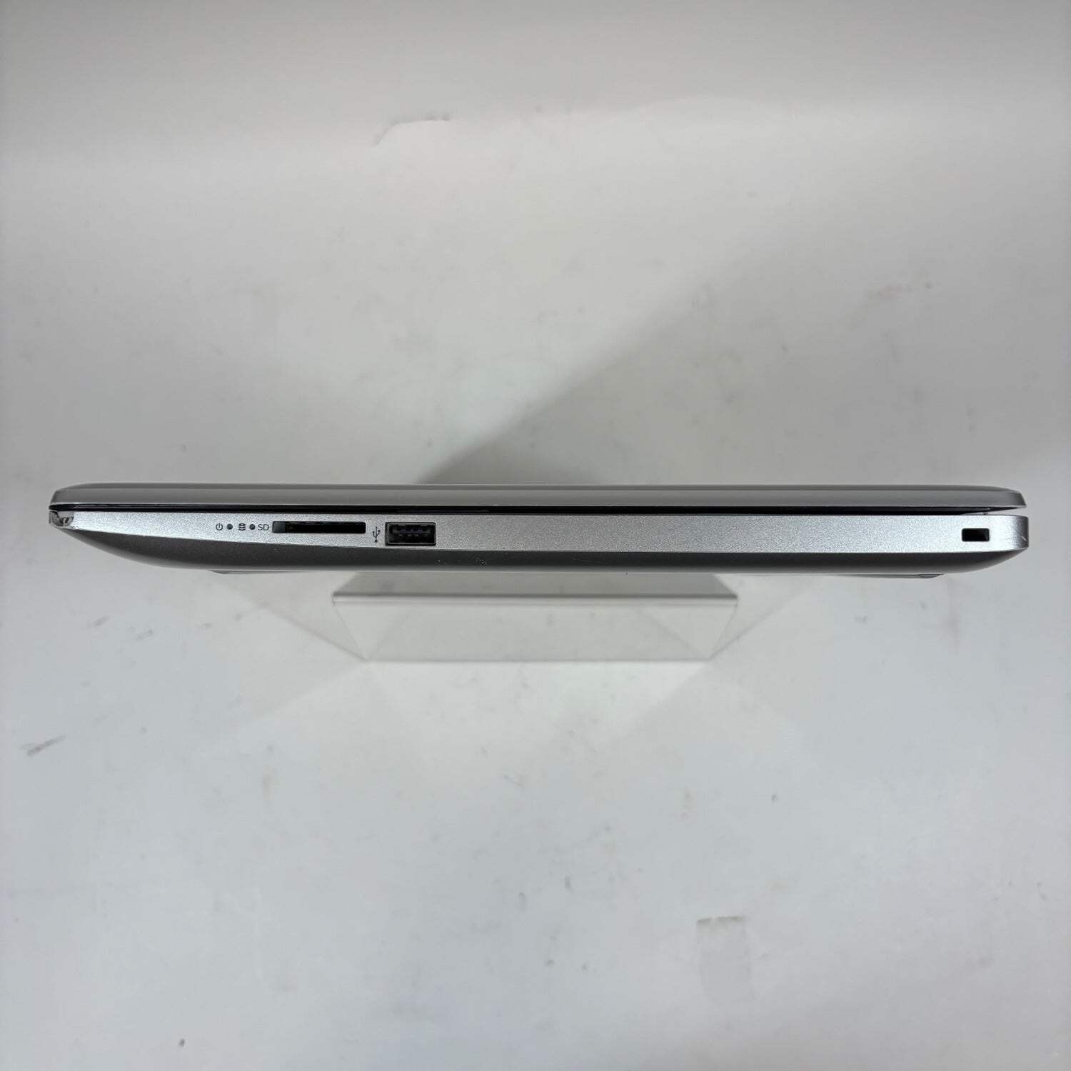 HP Laptop 17-BY4061NR 17.3″ i5-1135G7 2.4GHz 8GB RAM 500GB SSD