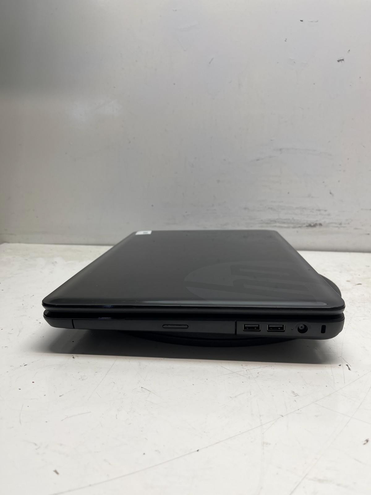 HP 2000z-2c00 AMD E1-1200 6GB NO HDD