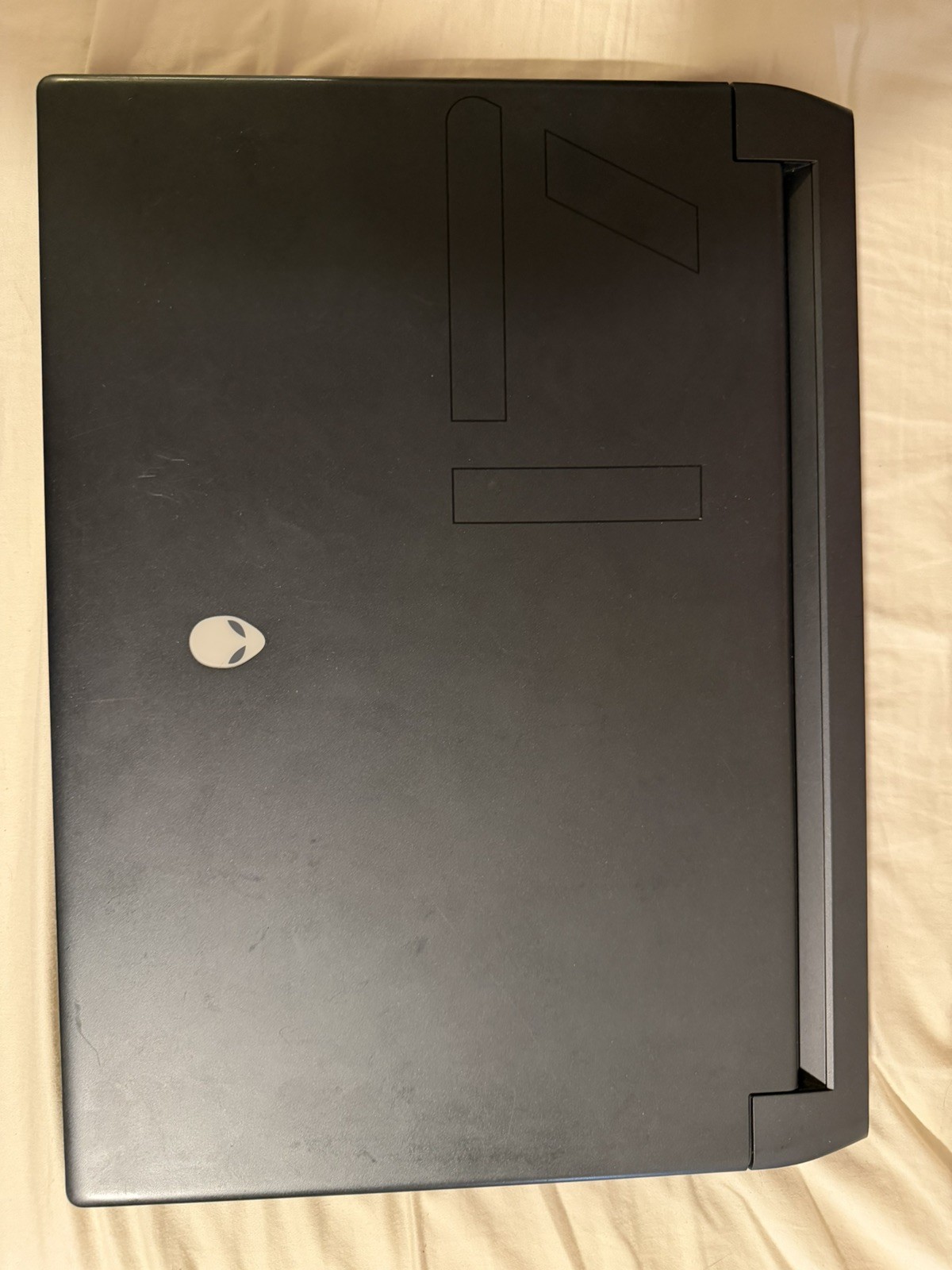 Alienware m17 R5 Gaming Laptop – RTX 3060 – Ryzen 7 – 24GB RAM – 1TB SSD