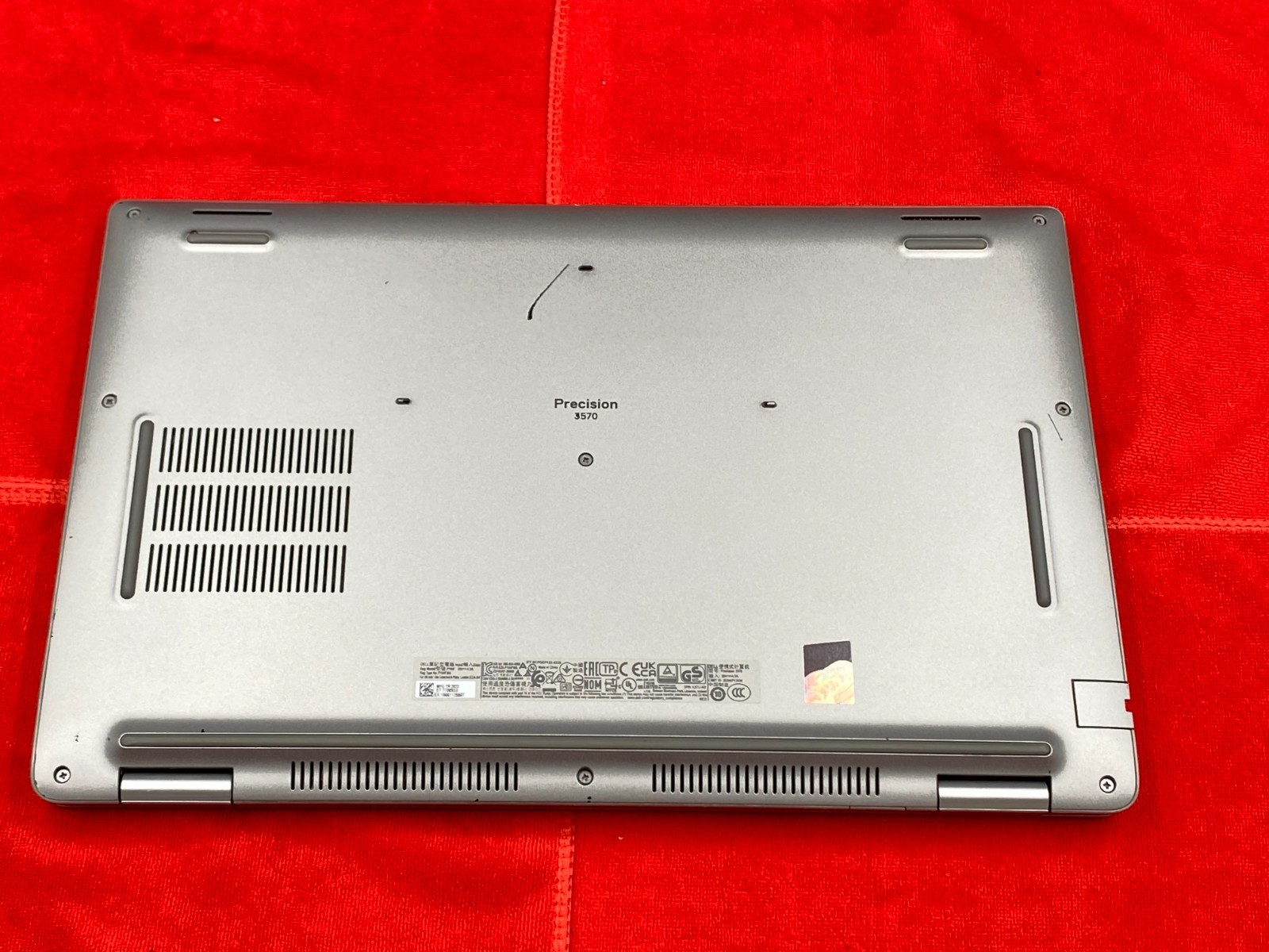 DELL PRECISION 3570 15.6′ i7-1255U 16GB DDR5 RAM 256GB NVMe NVIDIA T550+CHARGER