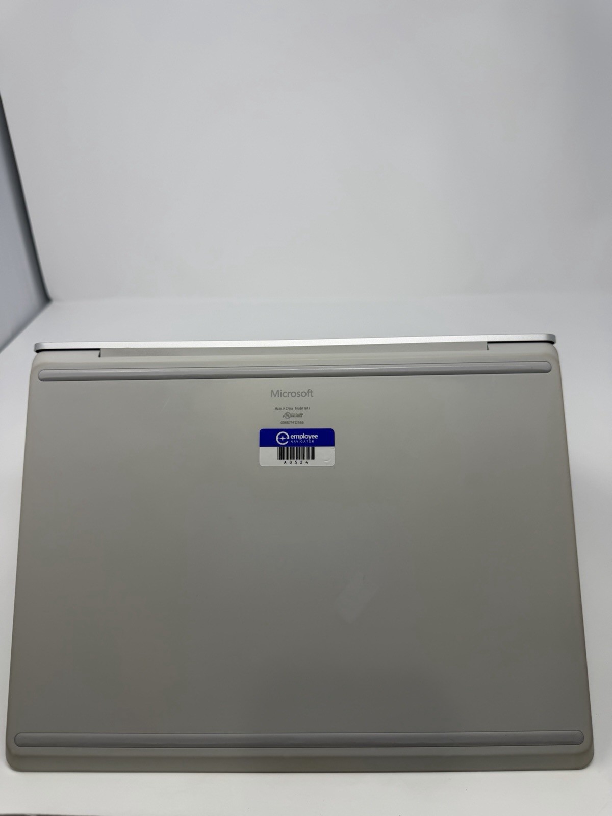 Microsoft Surface Laptop Go 12.4″ i5-1035G1 1.0GHz 16GB RAM 256GB SSD, Good