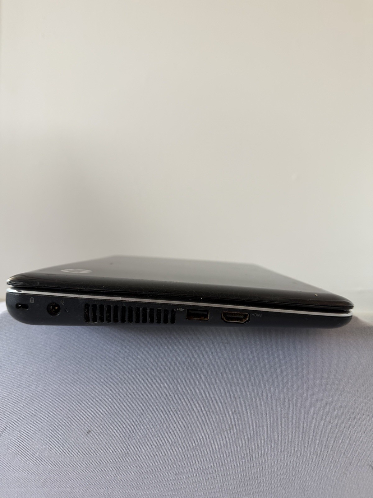 HP Mini 311-1000 Laptop – Intel Atom N270 – RAM 1 GB – No Storage – Read Des