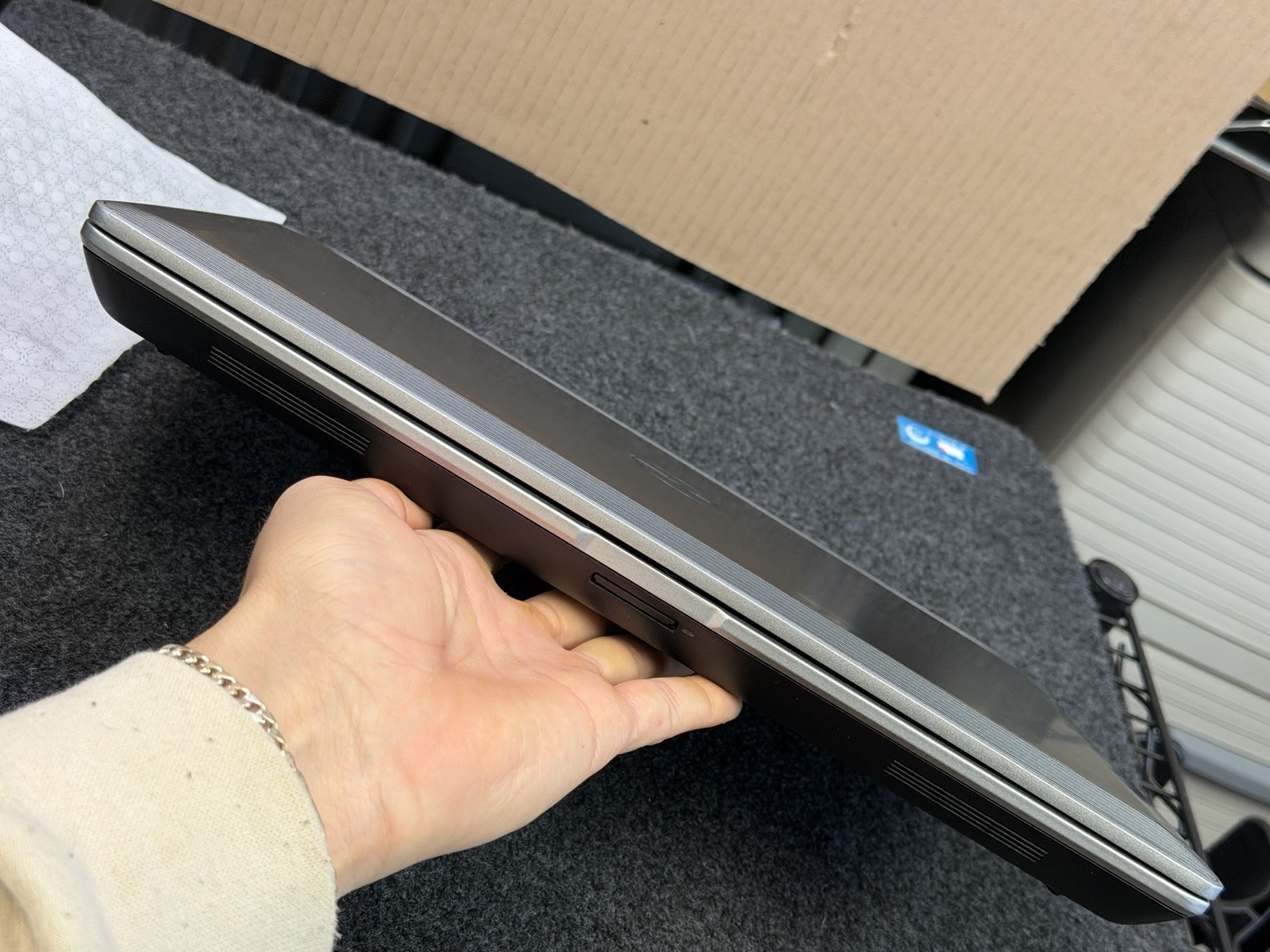 Dell Latitude E6320 i5-2520M @2.5GHz 2GB RAM 250GB HDD (No Battery)