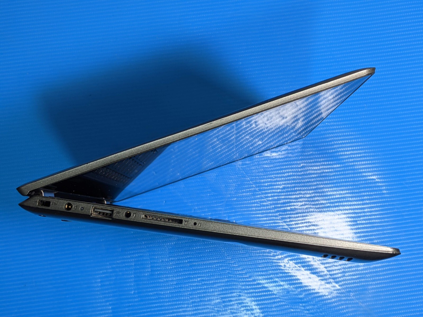 Lenovo IdeaPad Flex 4-1480 14″FHD TOUCH i7-7500U 2.7GHz 8GB 256GB SSD W11H +PwAd