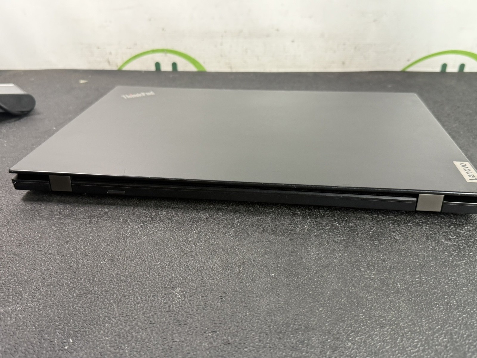 Lenovo ThinkPad P15v Gen 1 15.6″ i7-10850H 2.7GHz 32GB DDR4 NO SSD P620 – READ