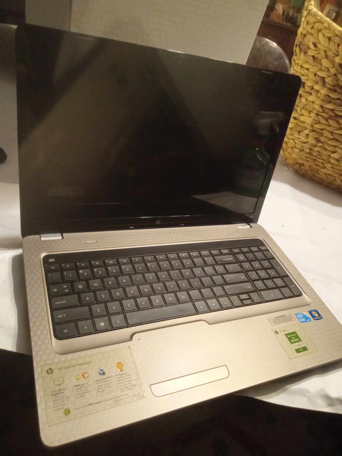 HP G72 17″ Laptop • 4GB RAM • 100GB HD • Core i3 • 2.2ghz • Windows 7 Ultimate
